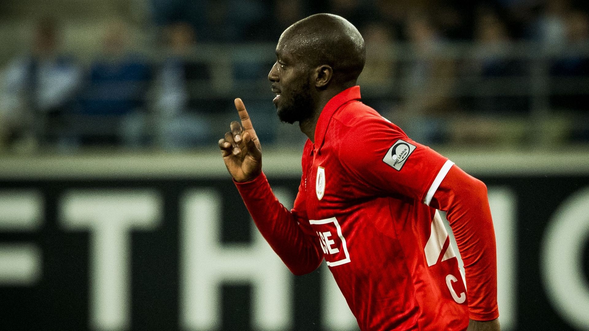 Cavanda transféré au Standard à titre définitif - RTBF Actus