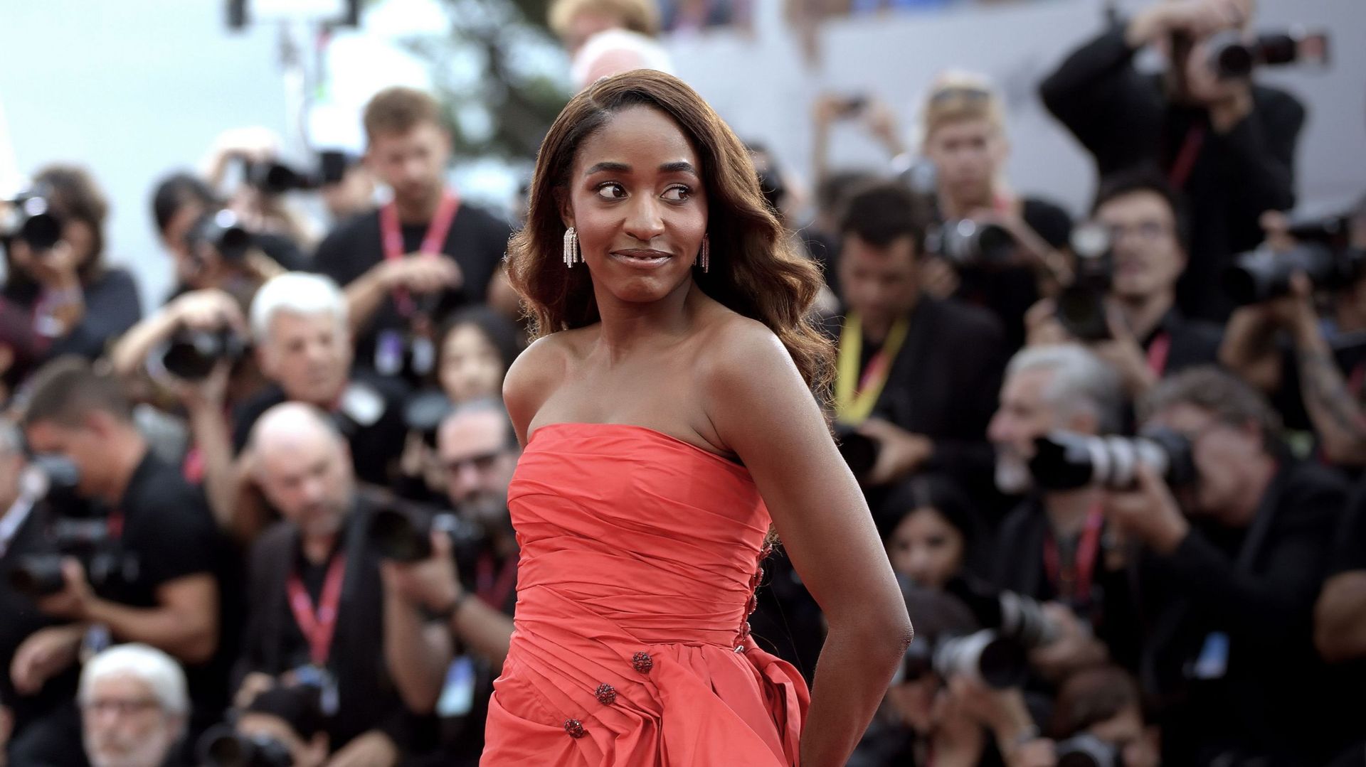 Ignorée par une journaliste, Ayo Edebiri rappelle que #MeToo et #BlackLivesMatter ne sont pas terminés