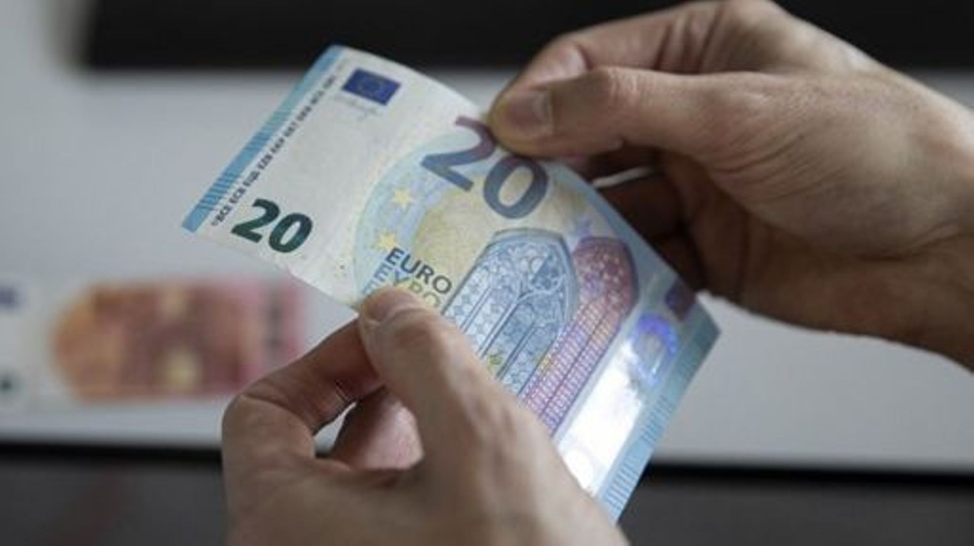 Débat] Avec l'euro numérique, l'argent liquide va-t-il couler à pic ?