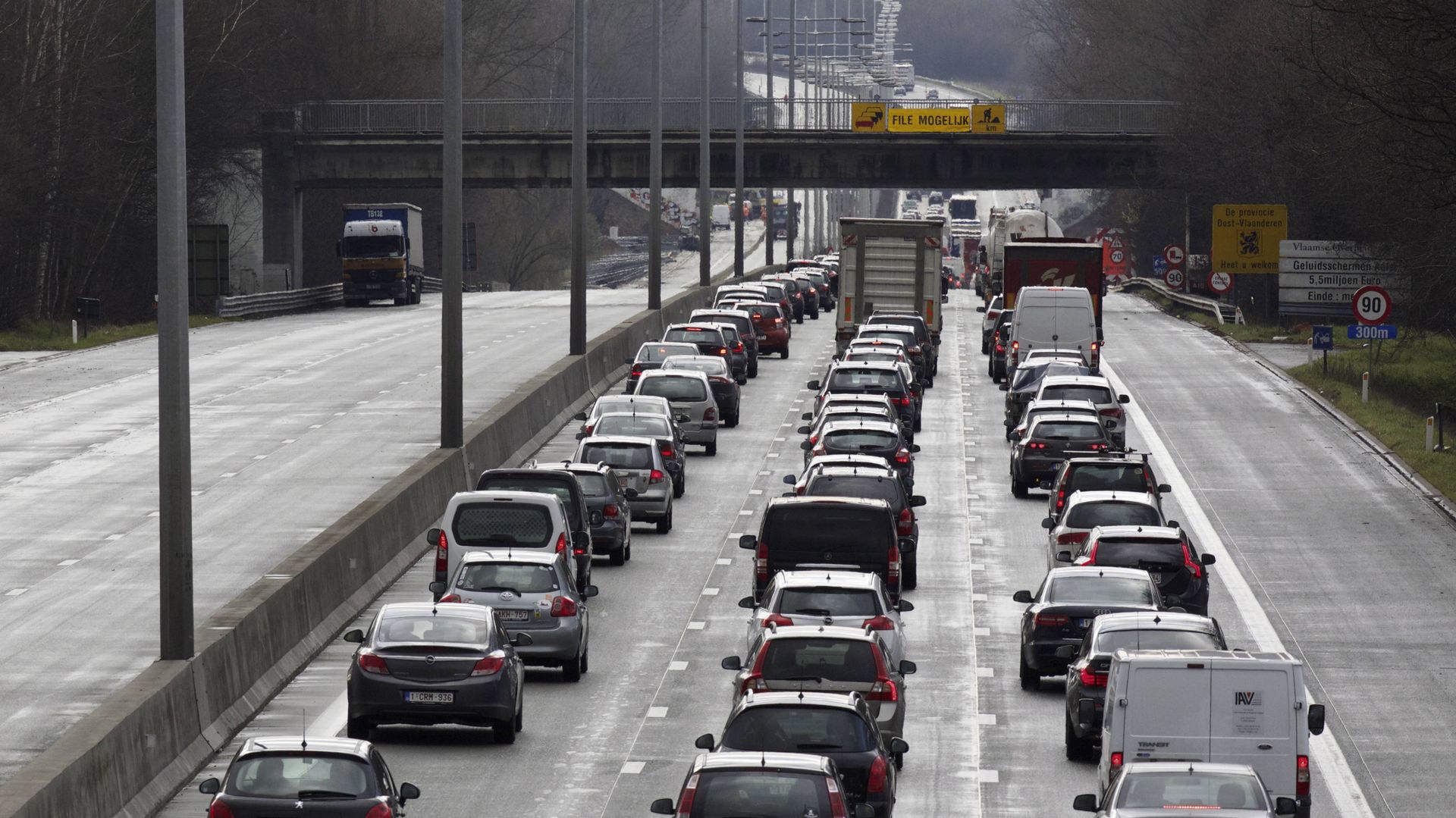 Le trafic routier est plus polluant que l'industrie - RTBF Actus