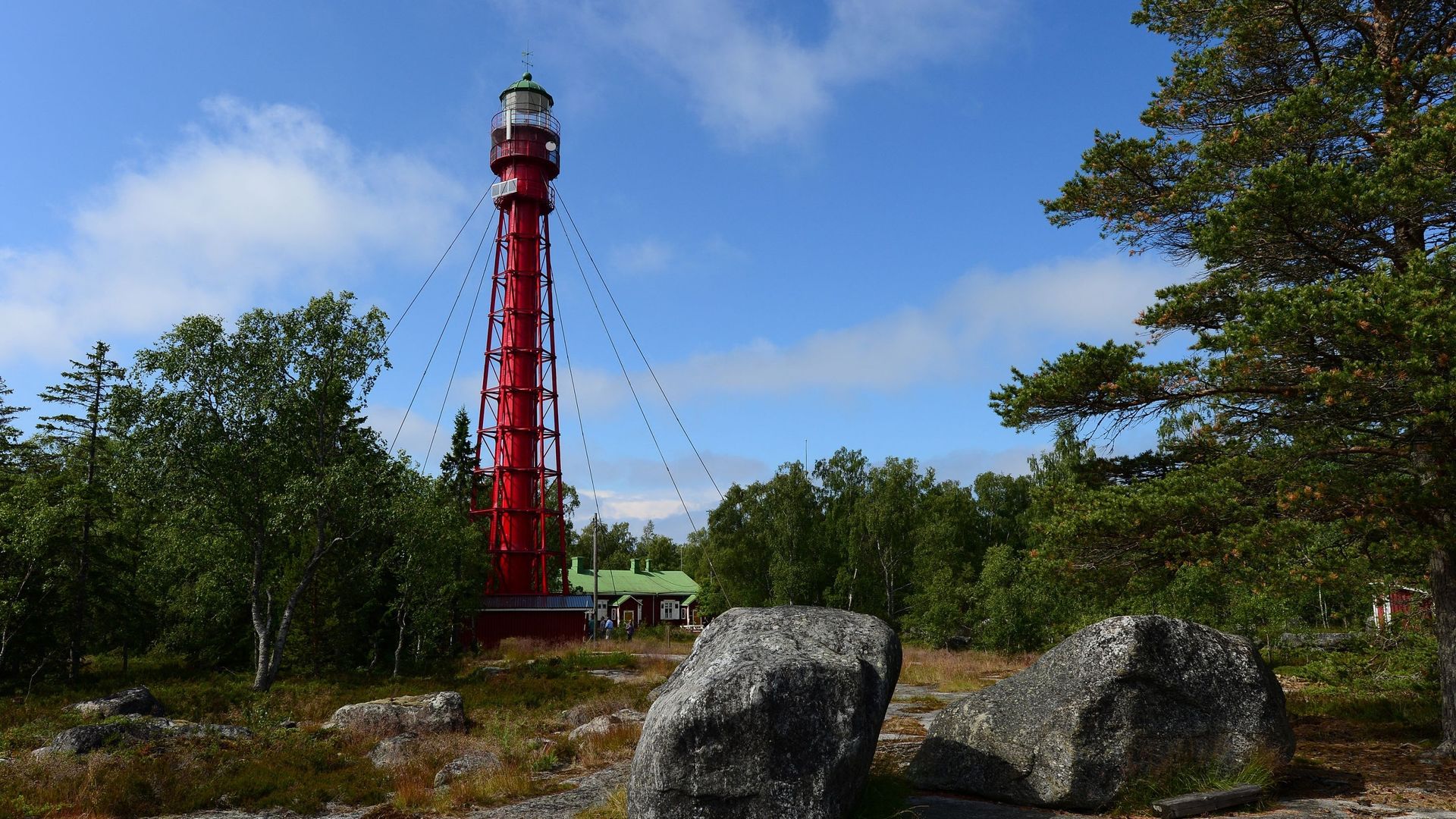 Phare de 36 mètres sur l’île Valassaaret, daté de 1885, entre la Suède et la Finlande