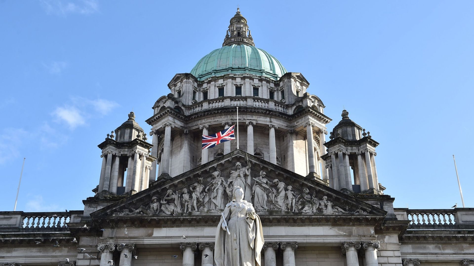 United Kingdom: Faced with political deadlock, London calls elections in Northern Ireland, but not in December