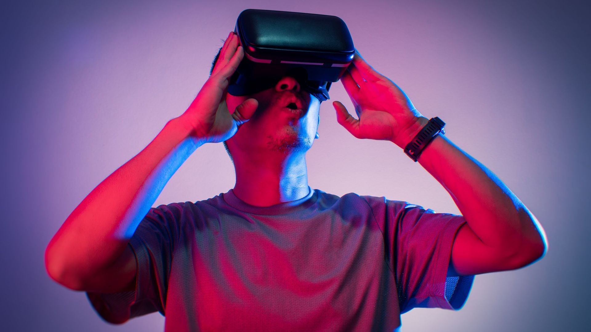 Un casque de réalité virtuelle sous le sapin, un danger pour vos yeux ?