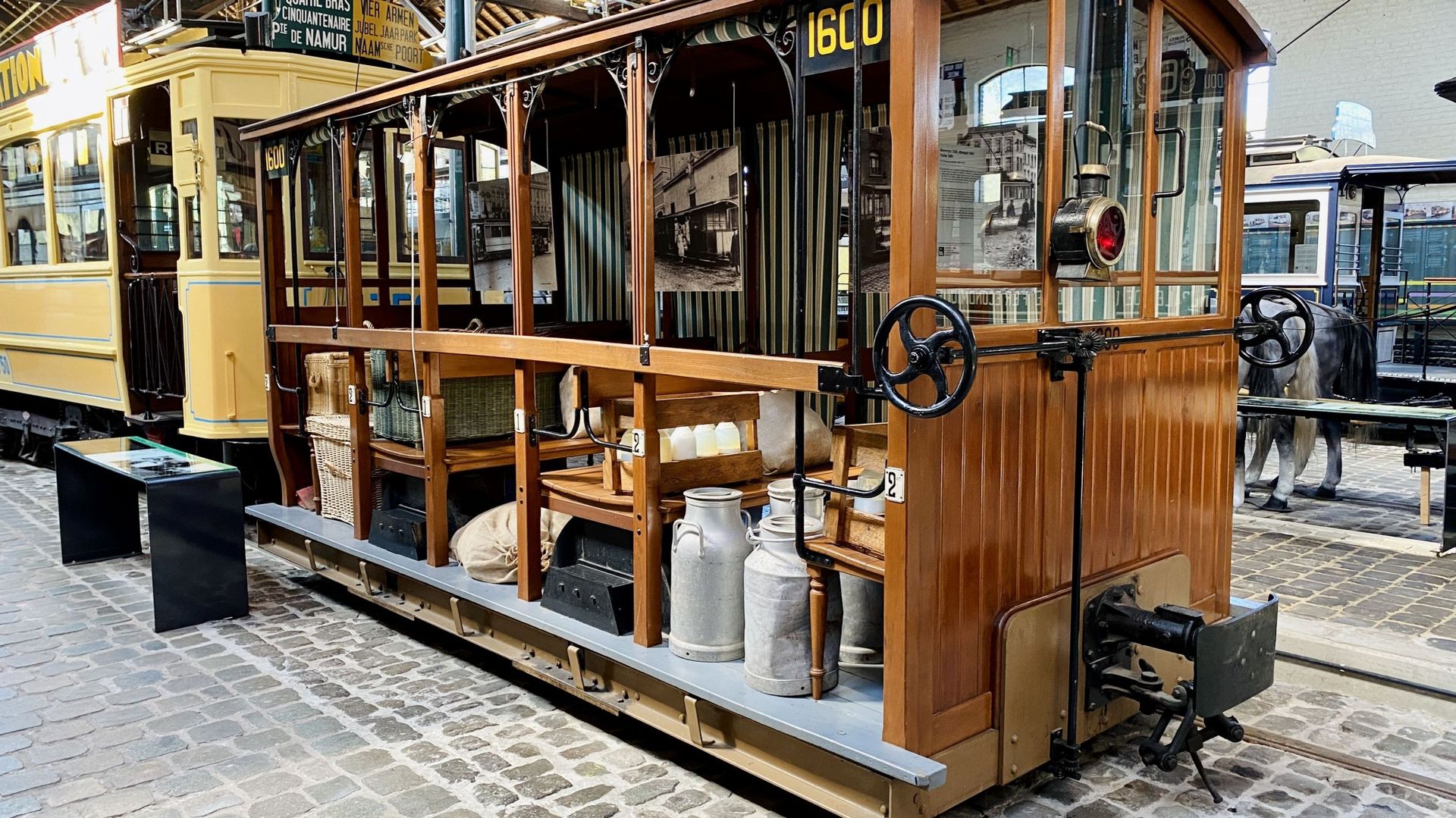 Durant la première guerre mondiale, le tram deviendra le seul moyen de transport disponible à Bruxelles.