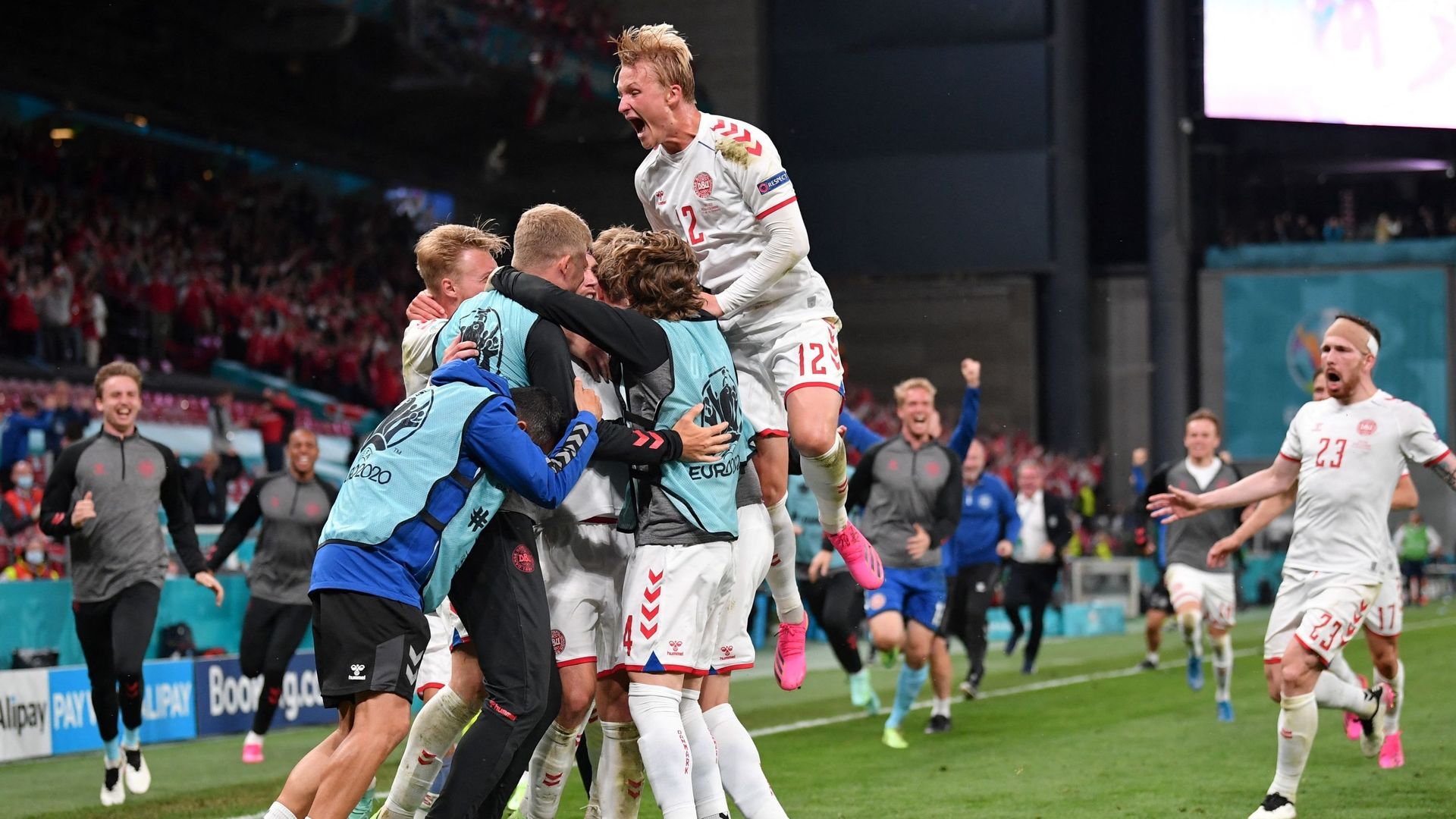 Le Danemark bat la Russie et se qualifie pour les huitièmes de finale
