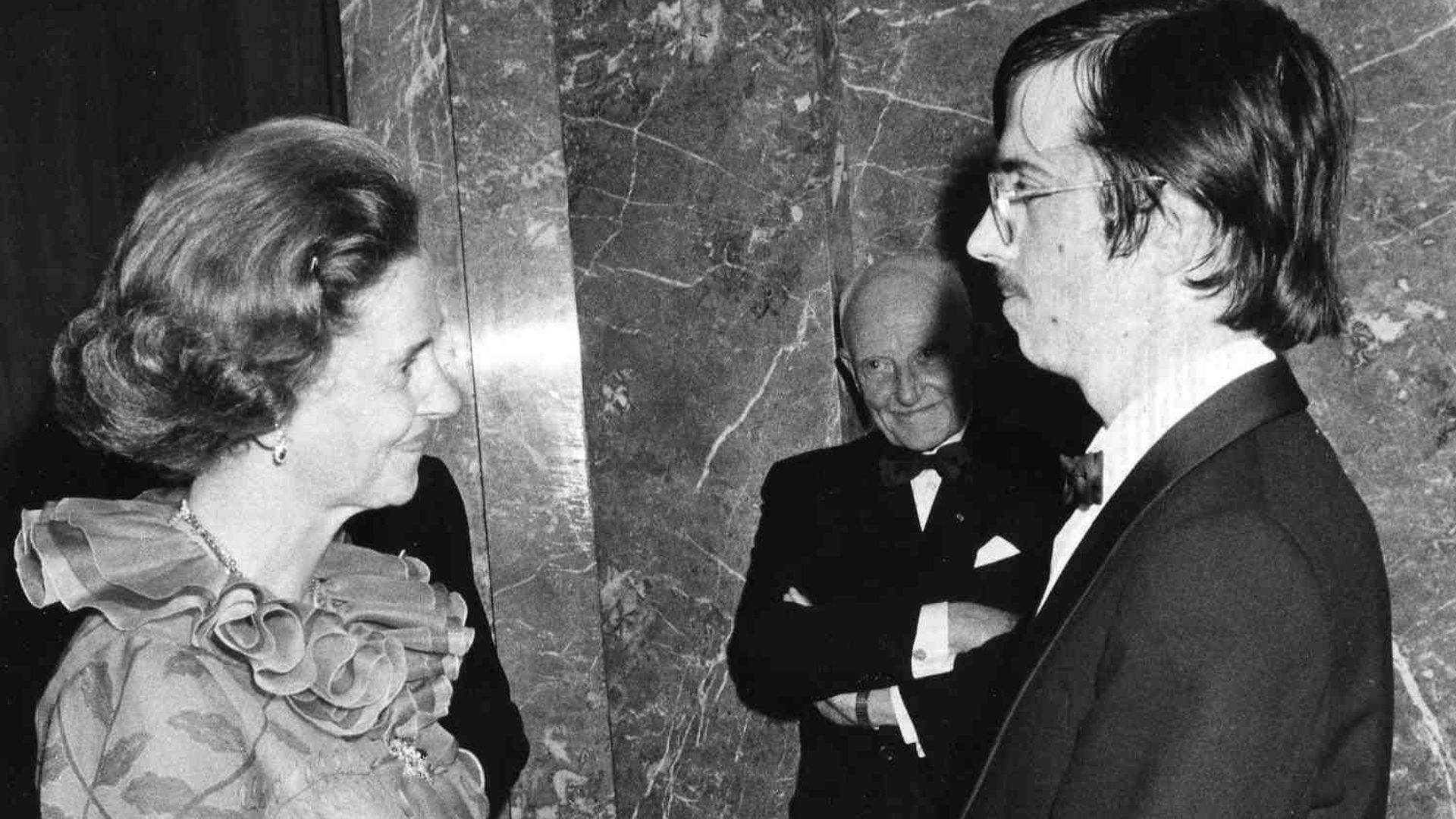 Pierre-Alain Volondat salué par la Reine Fabiola après la finale du Concours Reine Elisabeth 1983