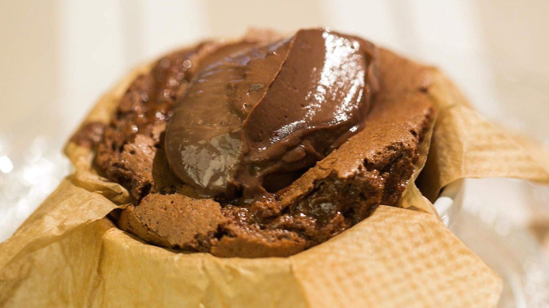 Moelleux au chocolat et quenelles de ganache RTBF Actus