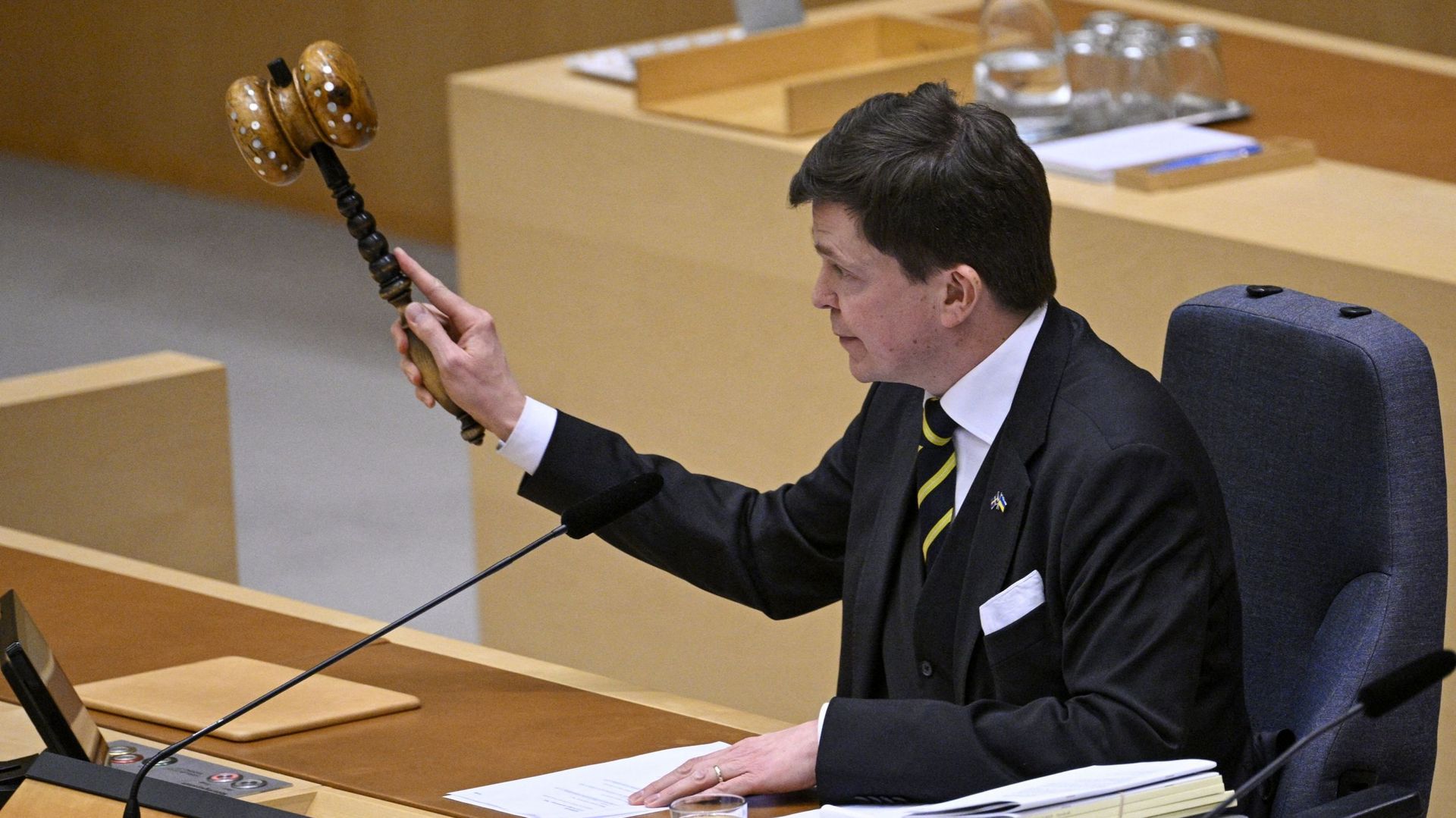 Le président du Parlement suédois, Anders Norlen lors du vote sur l'adhésion de la Suède à l'OTAN, à Stockholm, le 22 mars 2023. 