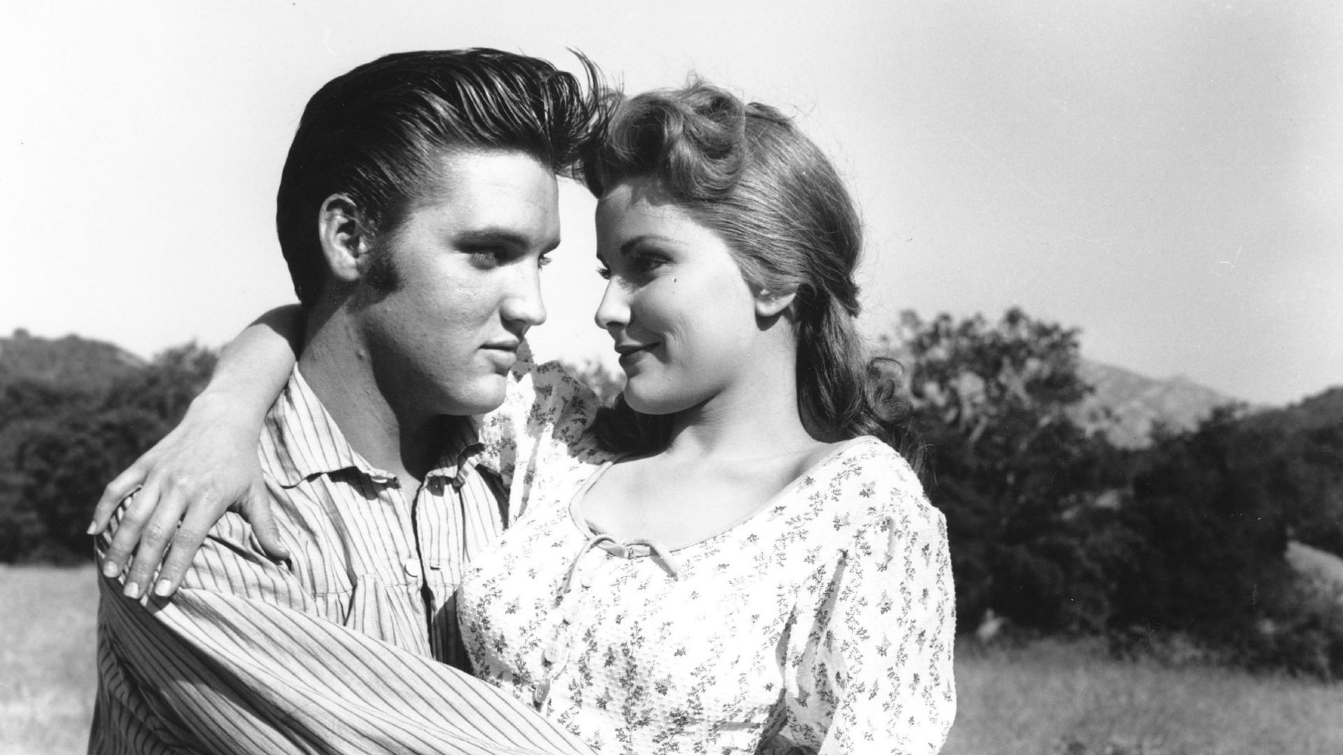 Photo d’Elvis Presley et Debra Paget sur le tournage du film Love Me Tender, 1956.