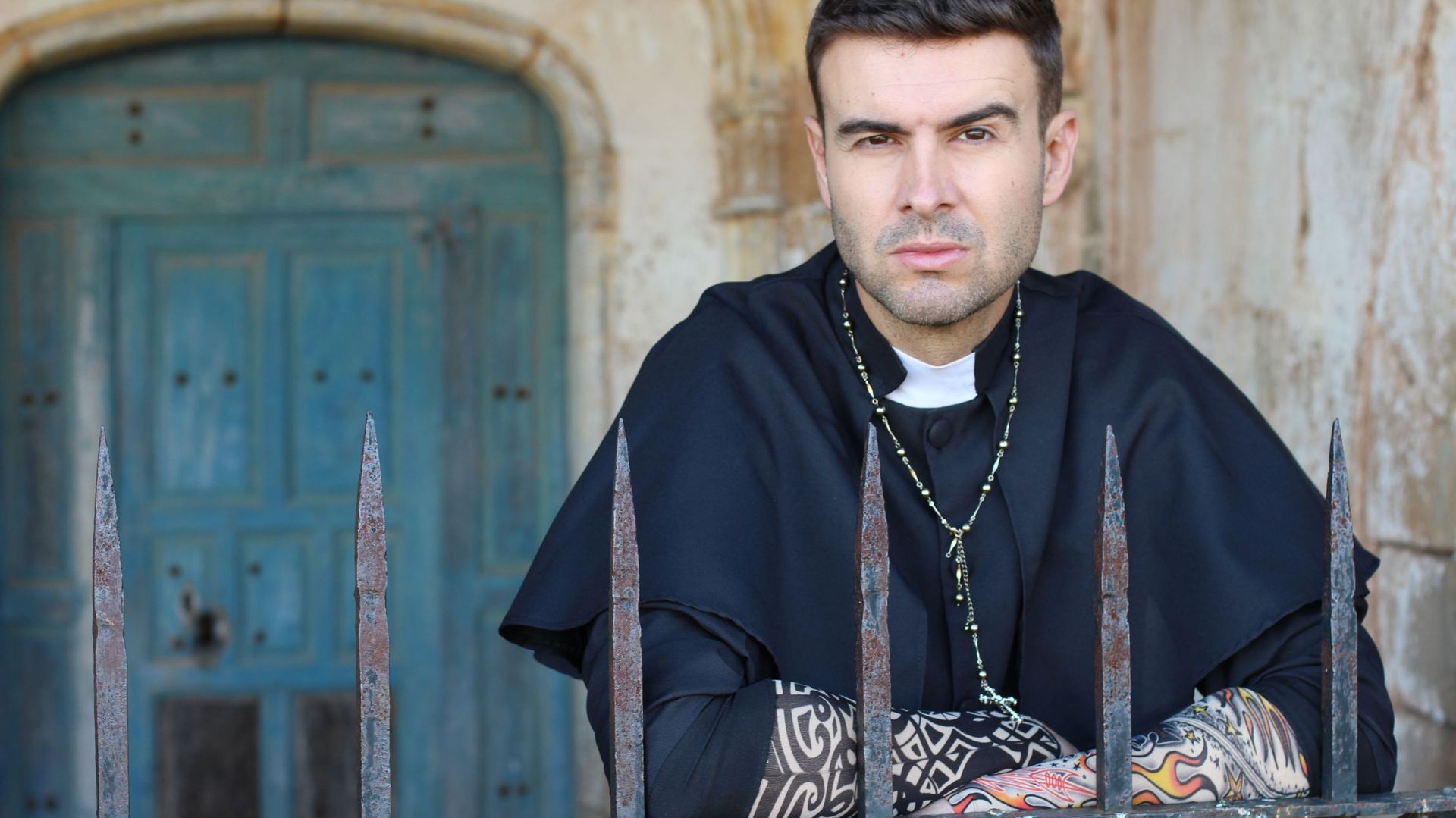 Sur les réseaux, les "prêtres sexys" tentent de ramener les jeunes vers l’Eglise