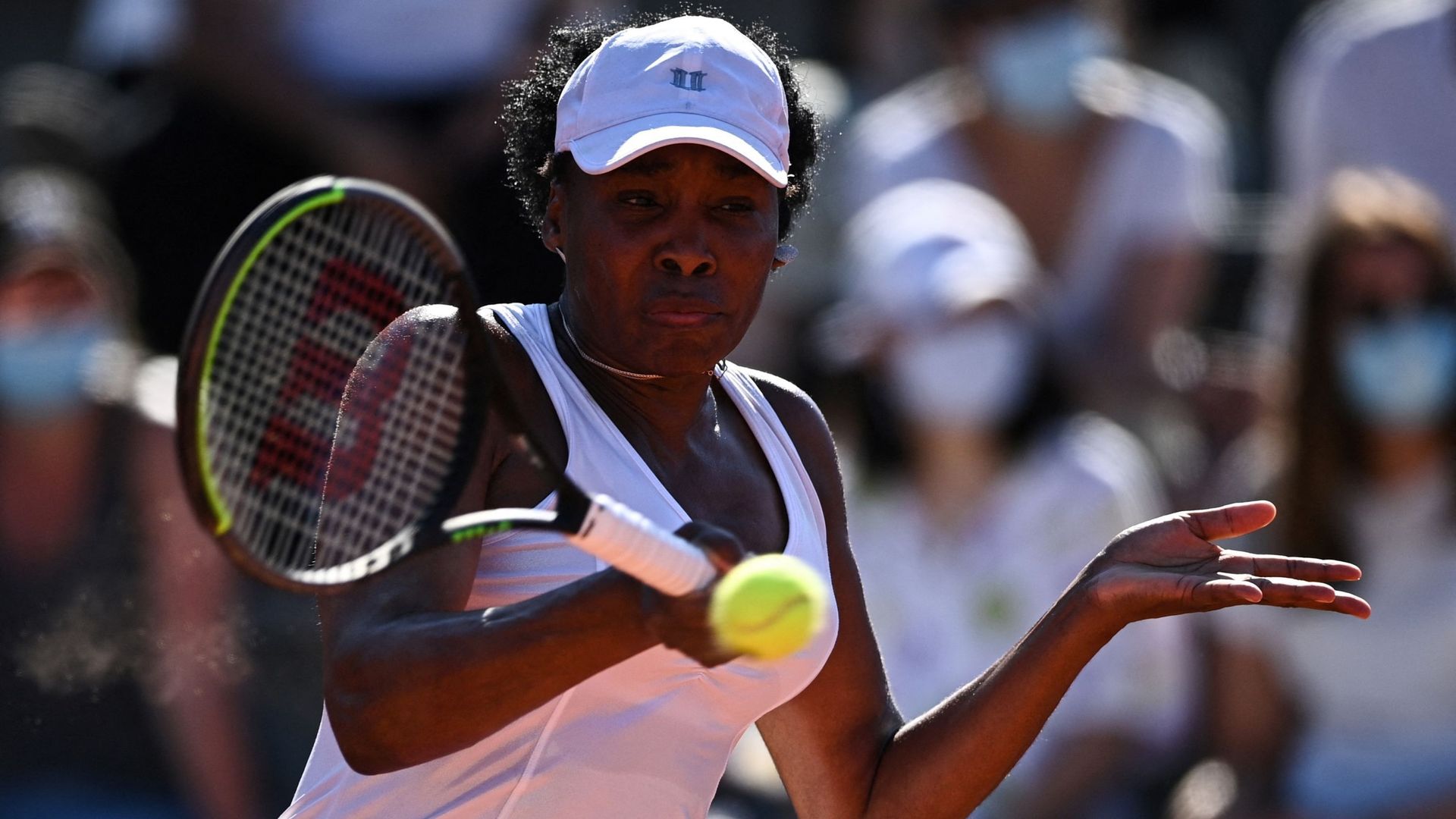 L’Américaine Venus Williams, qui bénéficiait d’une invitation, a finalement annoncé son forfait mercredi en raison d’une blessure, pour l’US Open, quatrième levée du Grand Chelem qui débute lundi à New York.