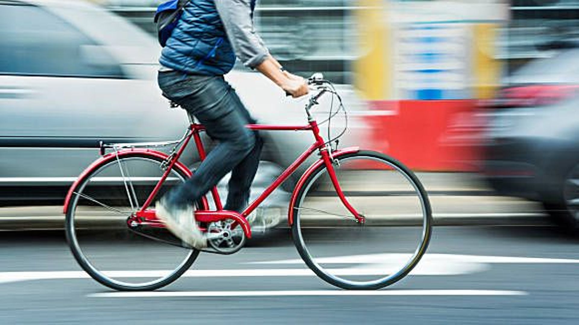 3 accidents sur 10 impliquant un vélo surviennent lorsque le cycliste est dépassé par un véhicule motorisé