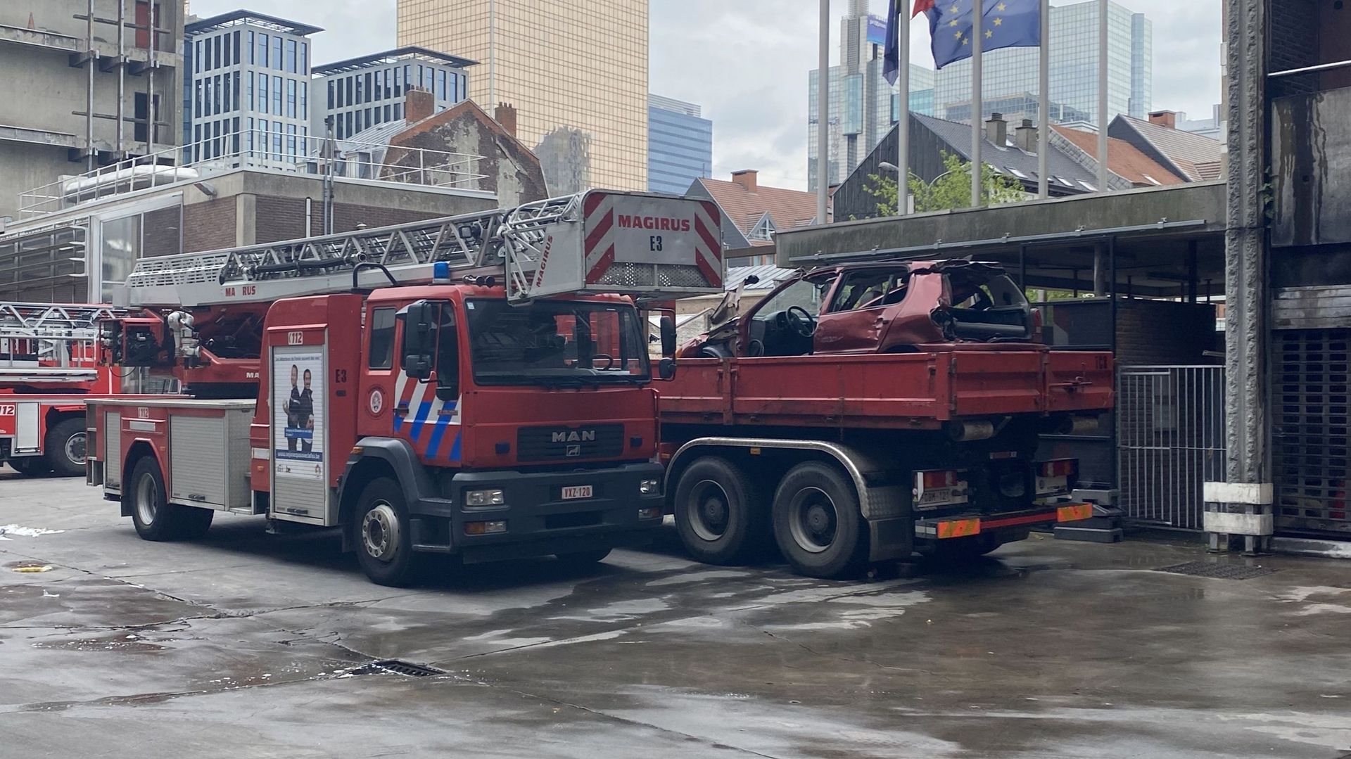 Les véhicules d’intervention des pompiers ont besoin d’au moins cinq mètres de largeur pour pouvoir déployer la grande échelle