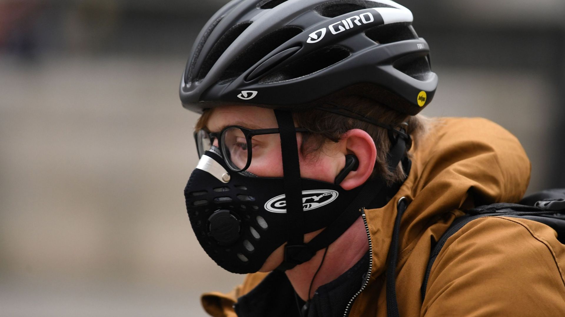 Faut-il imposer le port du casque aux cyclistes à Bruxelles ?