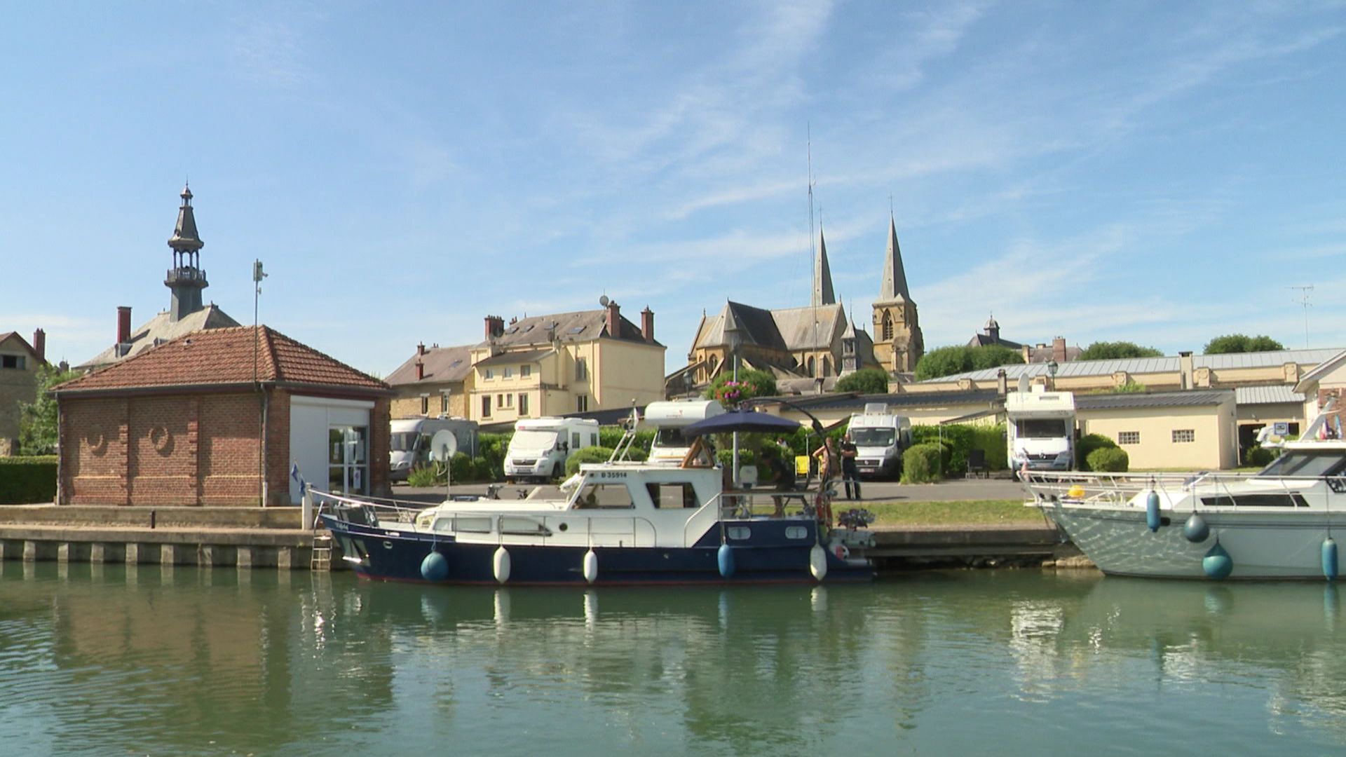 La Meuse à Mouzon.