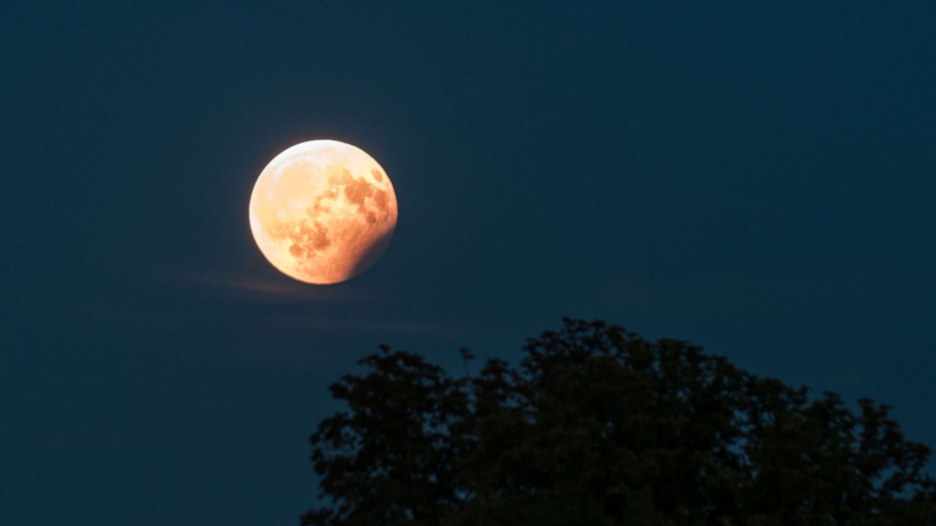 Eclipse de lune partielle, 7 août 2017, Regensburg, Allemagne