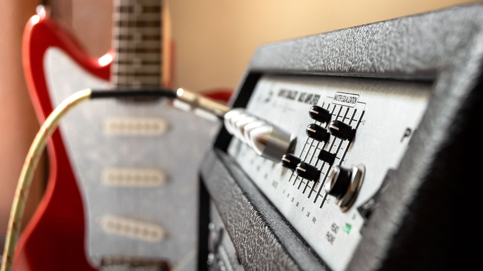 Dans votre ampli, c'est quoi le facteur d’amortissement et comment ça — free download