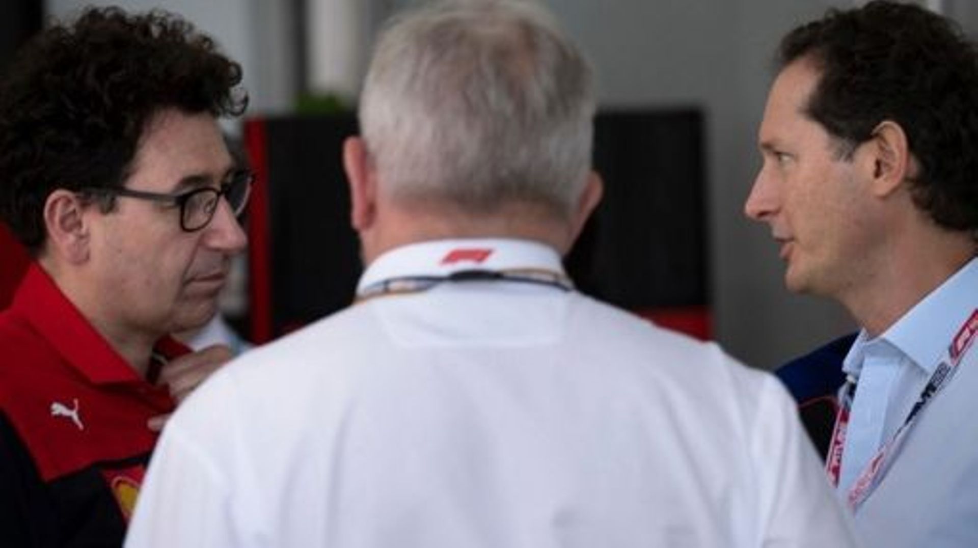 Le président de Ferrari soutient le directeur Binotto, mais attend des progrès