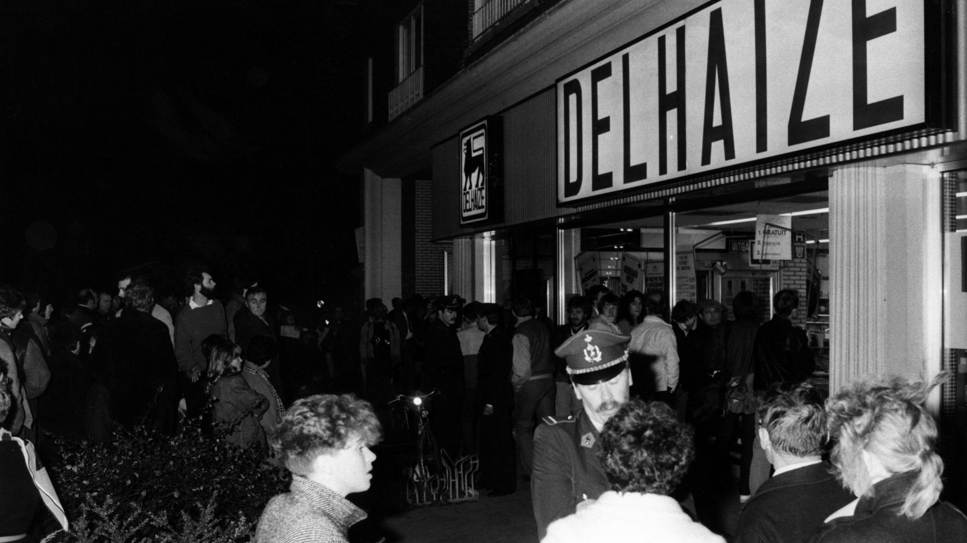 Le mot 'Delhaize' a aussi beaucoup fait parler de lui dans les années 80 en Belgique avec la tristement célèbre affaire des braquages sanglants de plusieurs magasins commis par ceux qu’on a appelé les Tueurs du Brabant