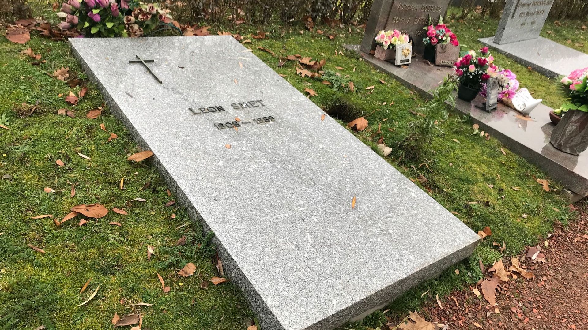 La tombe de Léon Smet, le père de Johnny Hallyday, est à Schaerbeek