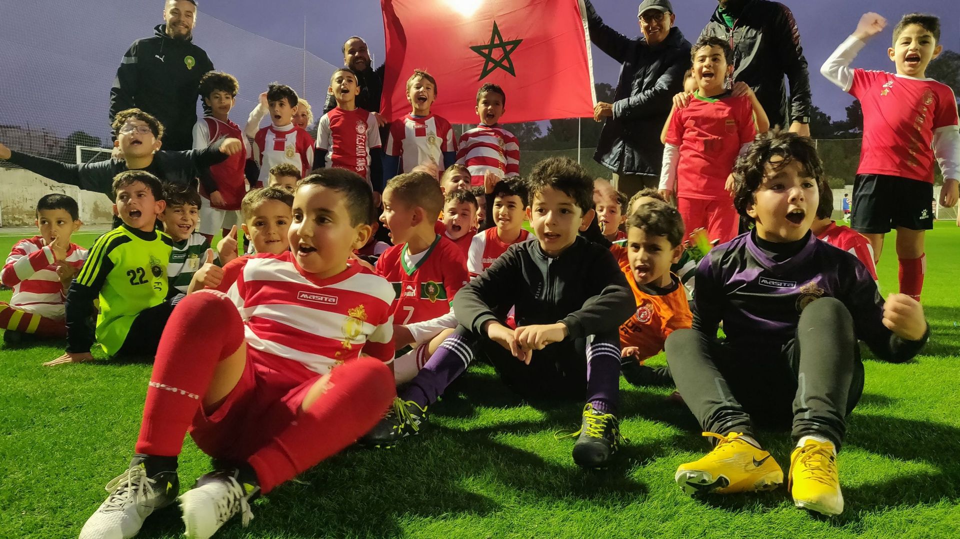 A Tanger, les apprentis footballeurs rêvent d’imiter les Lions de l’Atlas et croient en leur chance de battre la France