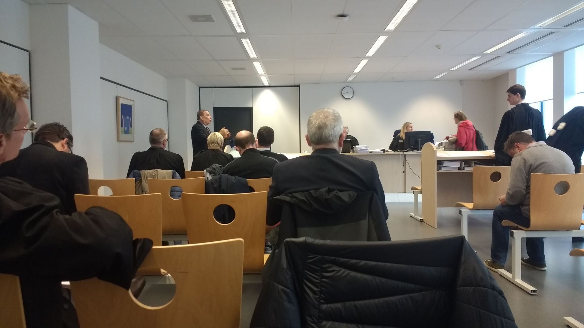 L'homme d'affaires Bernard Tapie devant la justice belge