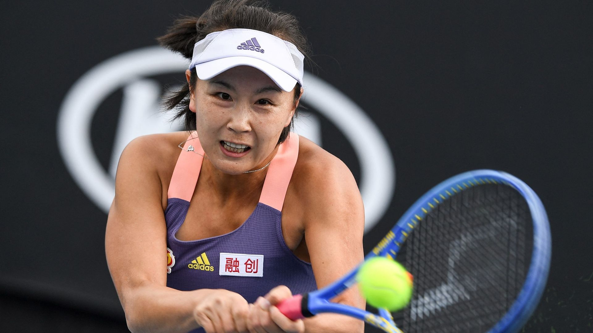Peng Shuai, une joueuse de tennis chinoise de 35 ans a mystérieusement disparu, après avoir accusé l’ancien vice-Premier ministre Zhang Gaoli, 75 ans de l’avoir violée. Aujourd’hui c’est toute la communauté du tennis qui s’inquiète.