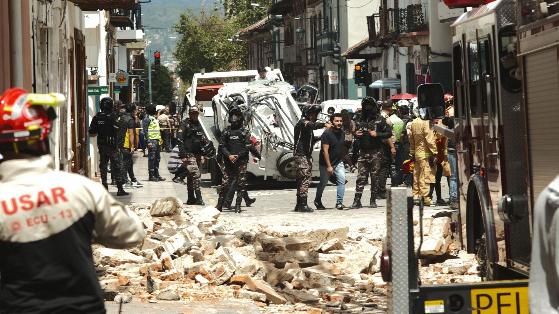 Equator Earthquake Injures 20 - News Directory 3