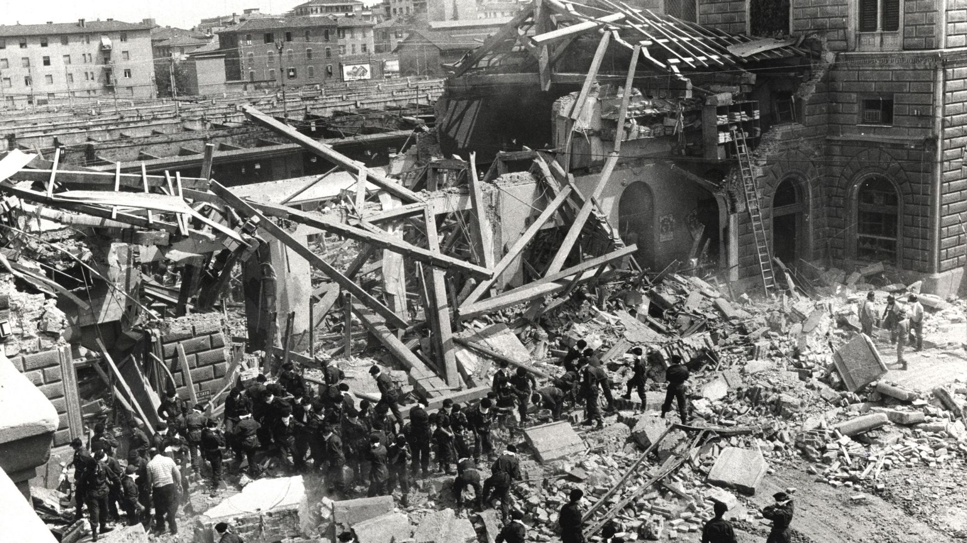 Attentat gare de Bologne 2 août 1980.