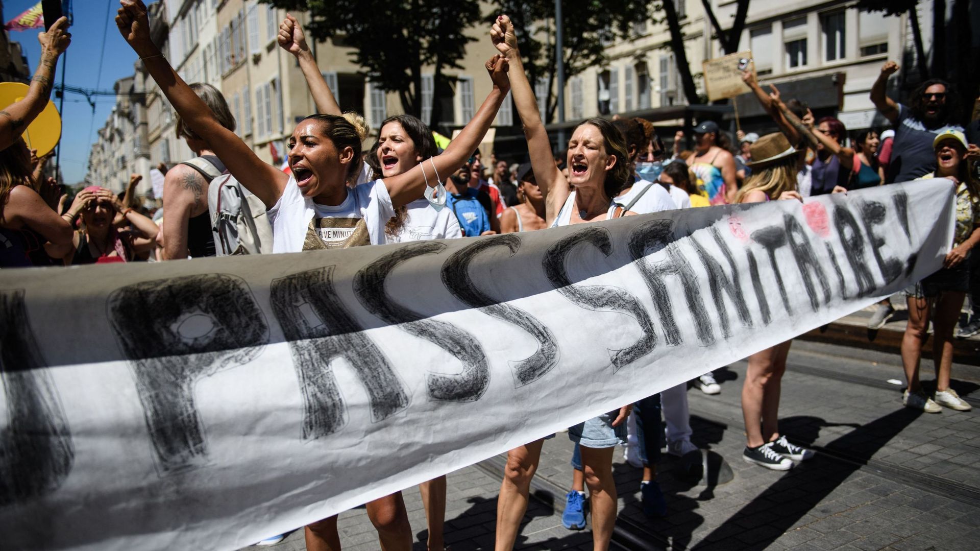 Manifestations contre les nouvelles mesures du gouvernement français concernant le coronavirus