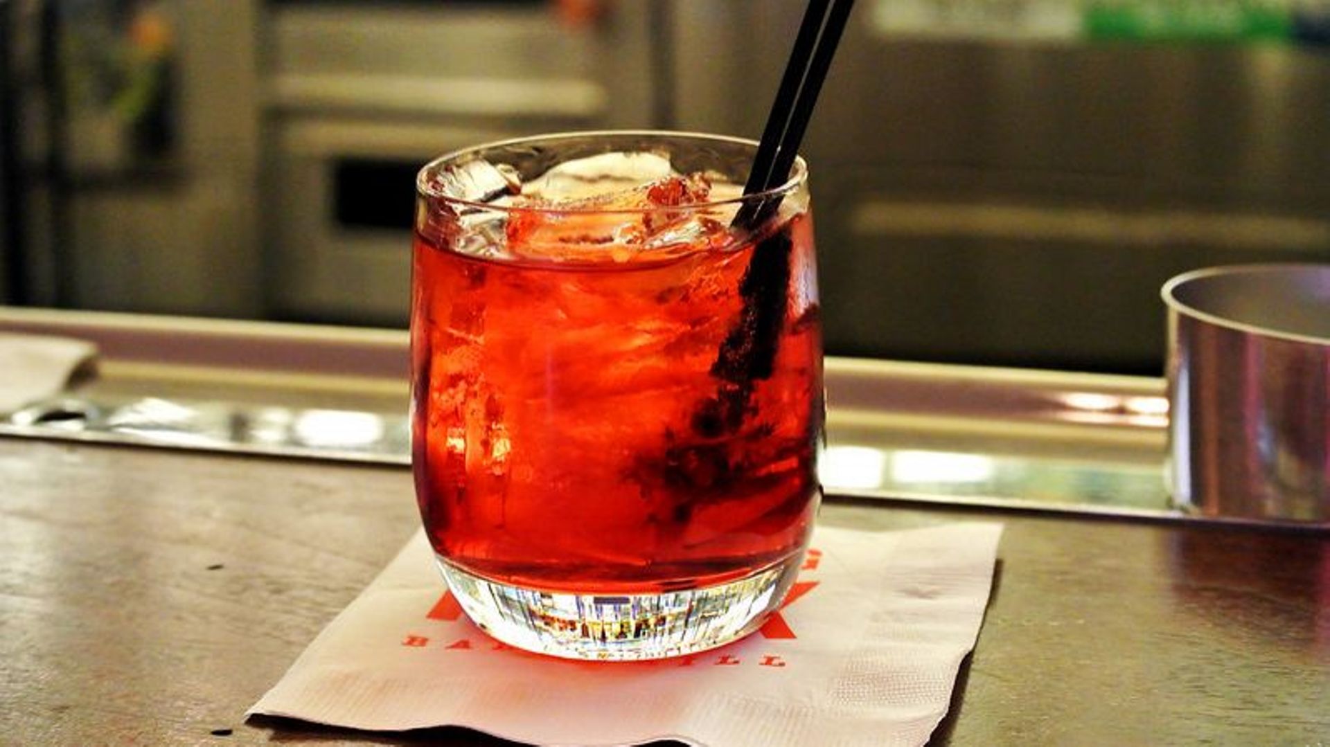 Le Negroni est un cocktail bien connu des Italiens, à consommer avec modération!