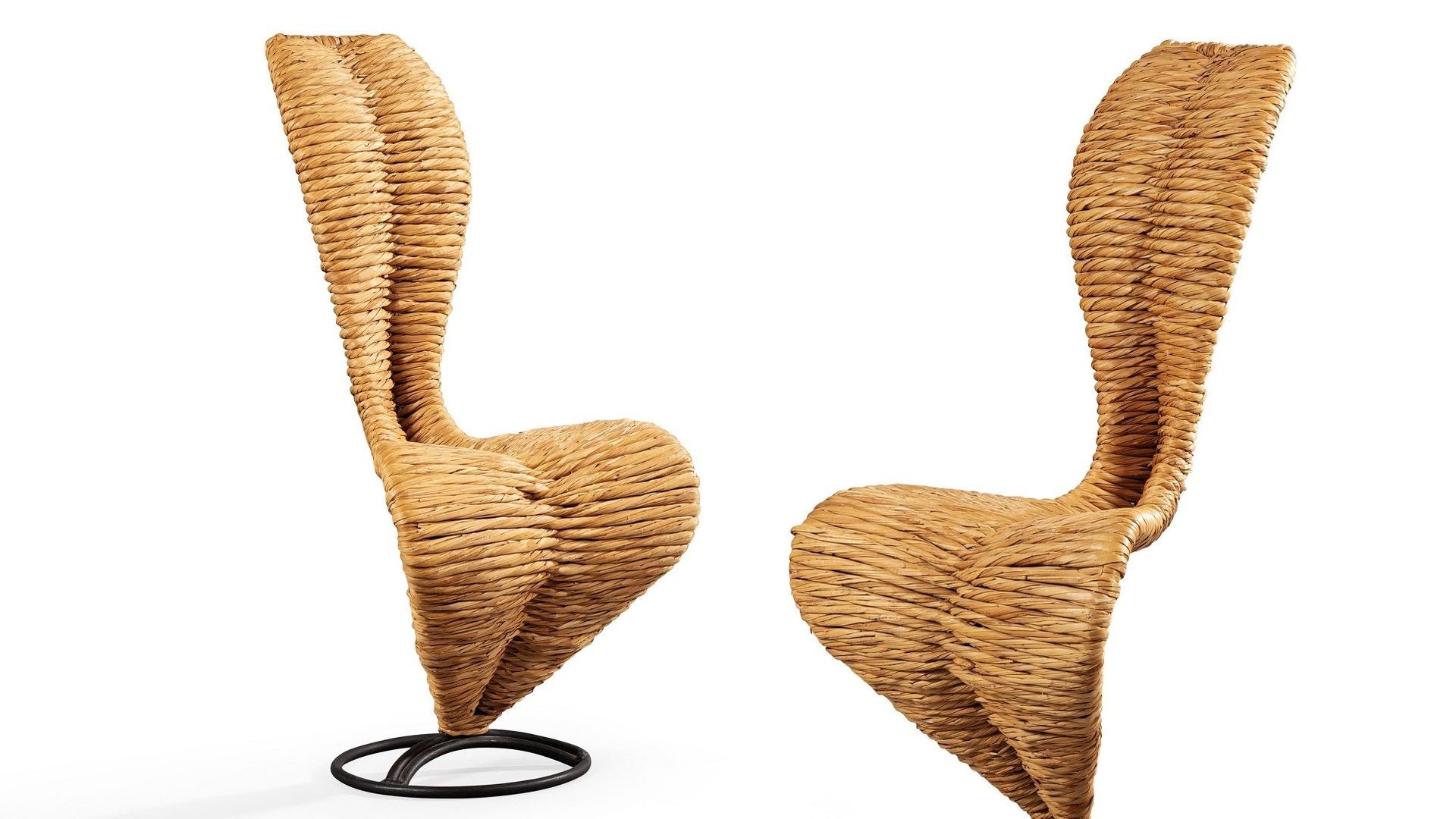 Tom Dixon, Paire de chaises S, Modèle créé en 1991, estimation : 7.000-10.000€.
