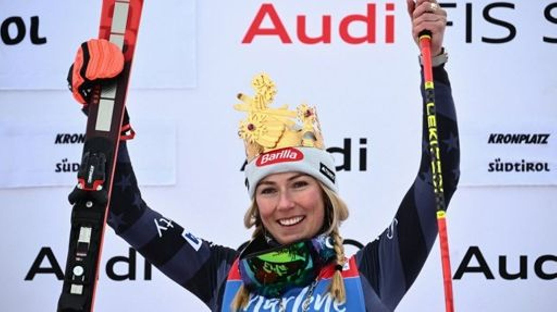 Race winner USA's Mikaela Shiffrin celebrates on the podium after competing in the Women's Giant Slalom on January 24, 2023 in Plan de Corones (Kronplatz), Dolomites Mountains, as part of the FIS Alpine World Ski Championships.  Marco BERTORELLO / AFP