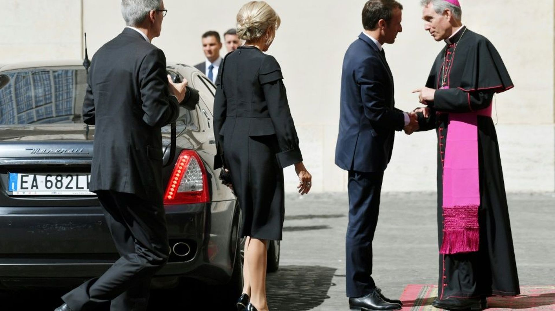Emmanuel Macron pour la première fois chez le pape François: un ...