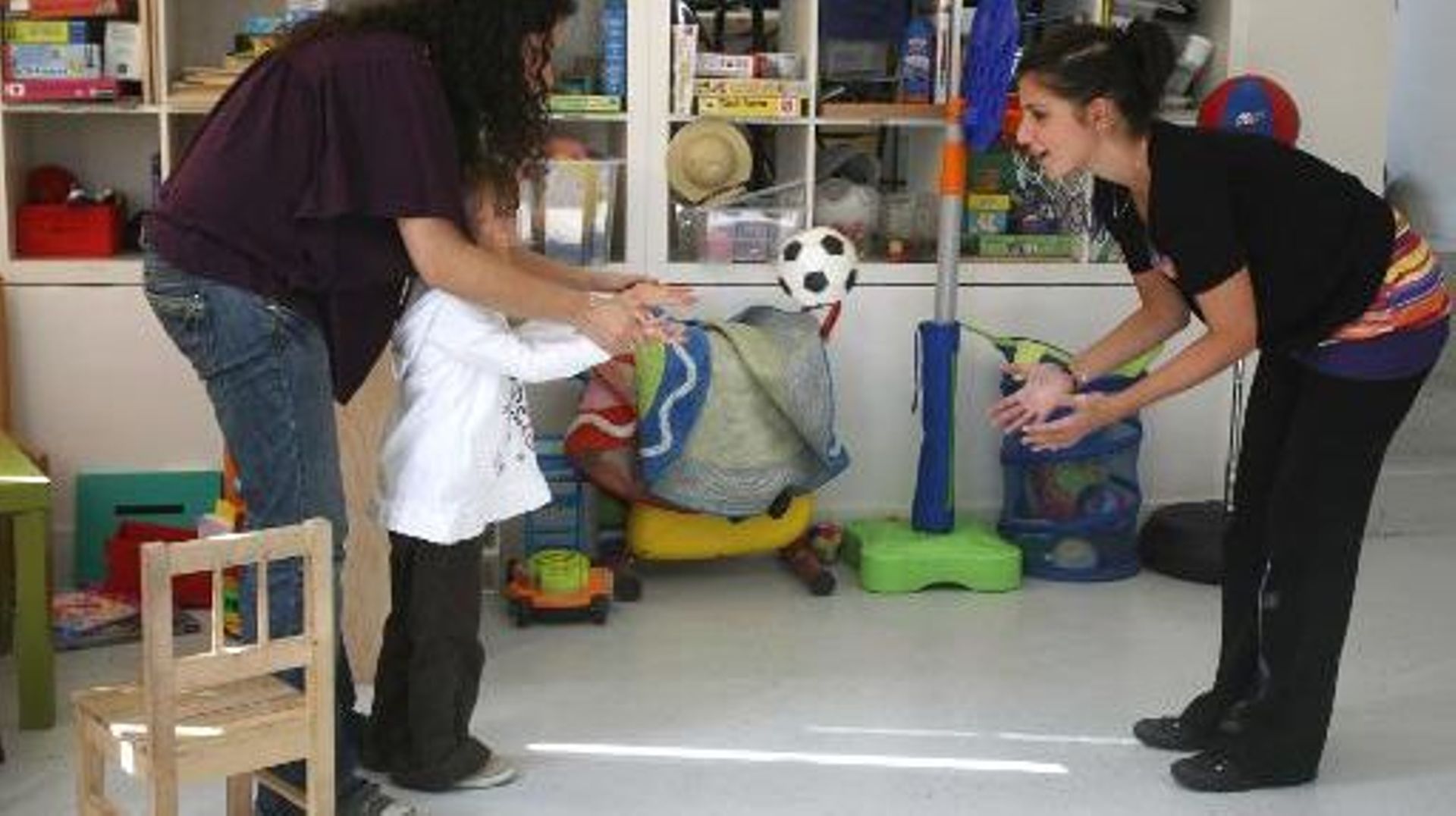 Autisme: La Capacité De Contact Visuel Existerait Au Départ Chez Le Bébé  Atteint - Rtbf.be