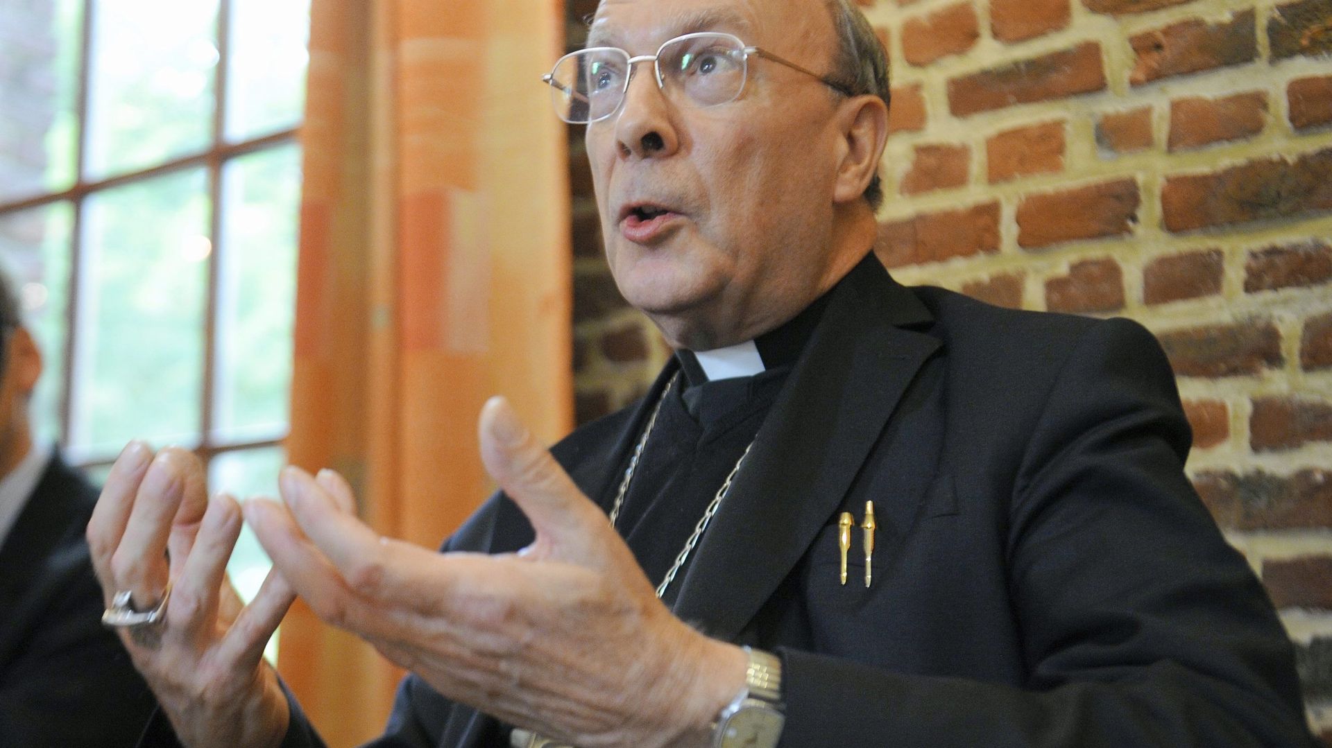 monseigneur-l-onard-parle-de-screener-les-pr-tres-pour-viter-les