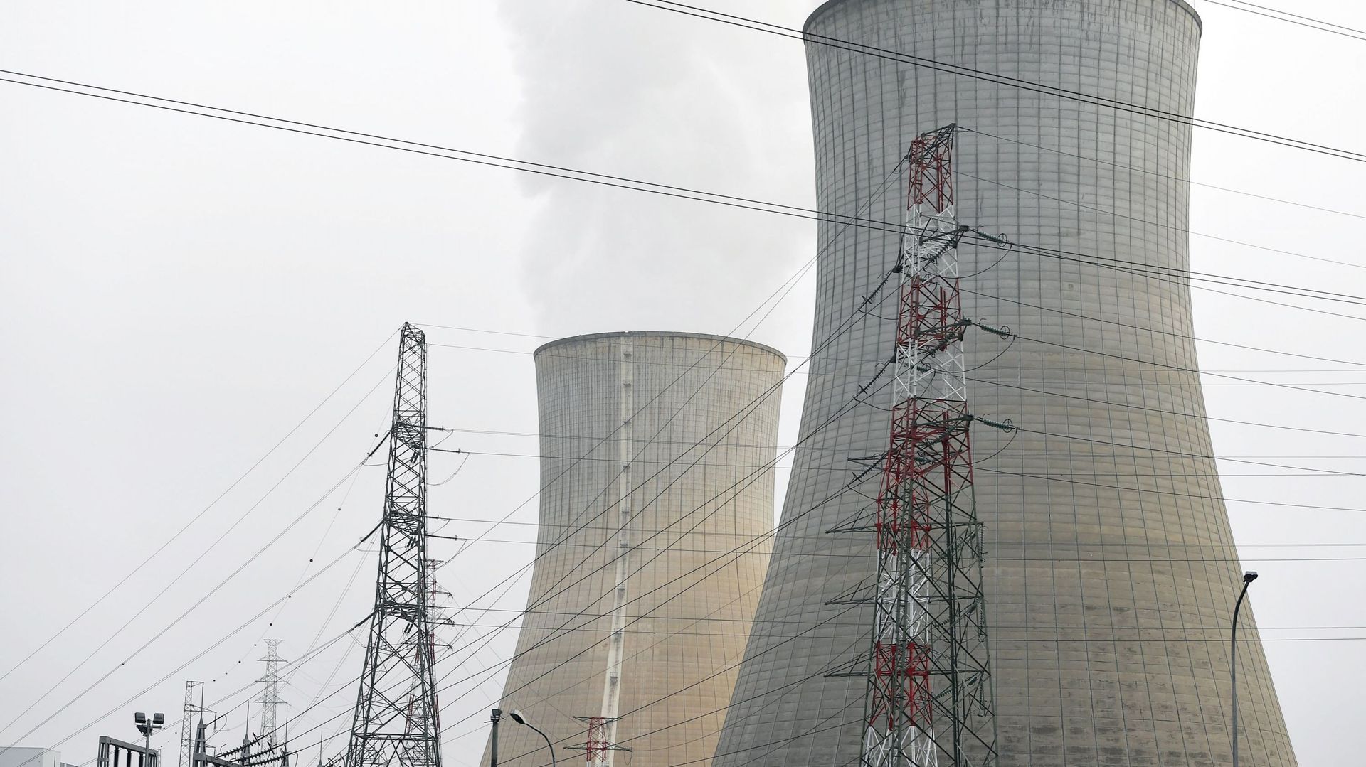 Le groupe pourHuy s'oppose à la prise de position qu'il juge "caricaturale" qui consiste à exiger la fermeture immédiate des centrales nucléaires de Tihange et de Doel. 