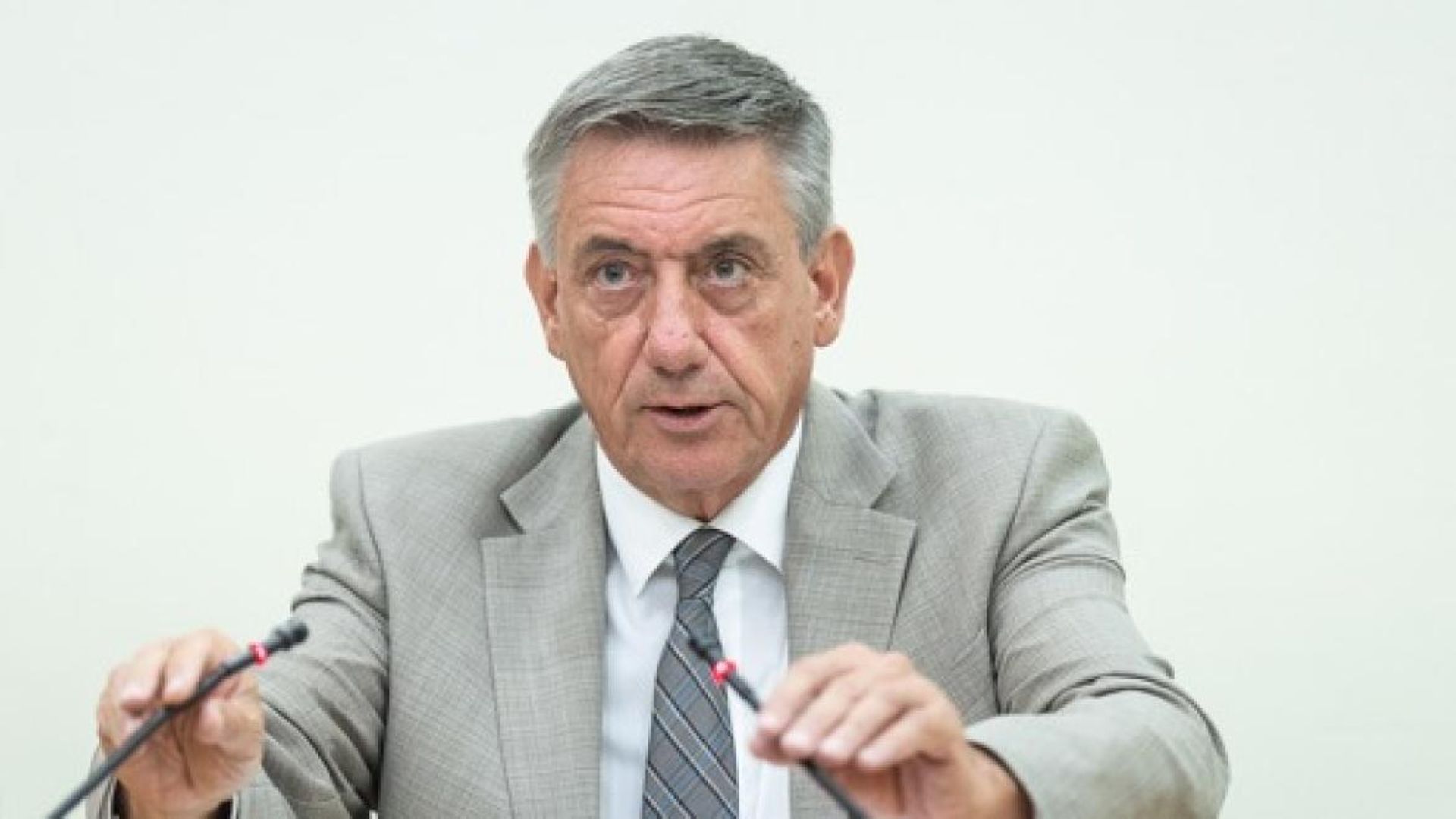 Pour que l’Etat gagne plus d’argent, Jan Jambon veut diminuer certains impôts