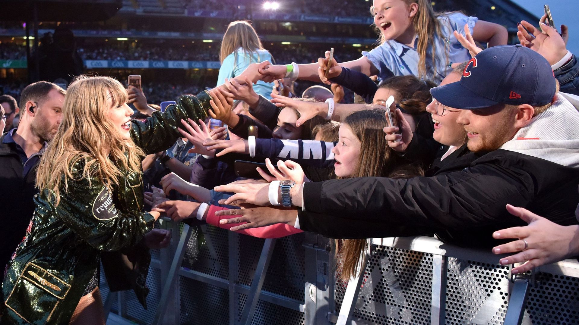 BTS, Harry Potter, Taylor Swift… A quoi servent les communautés de fans ?