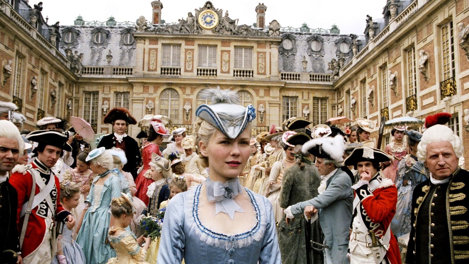 Découvrez Kirsten Dunst en reine de France dans le film “Marie