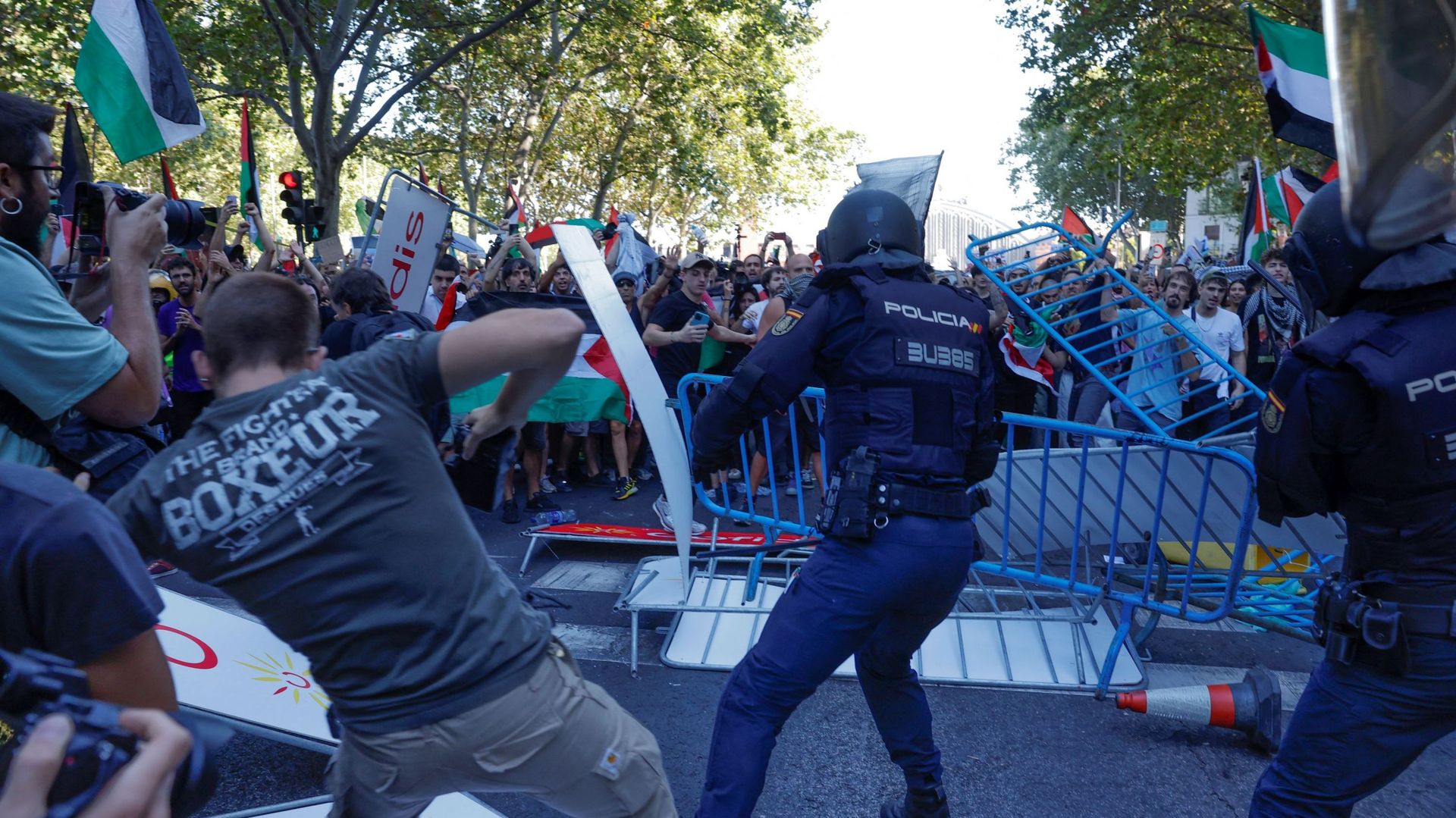 "Une honte internationale": en Espagne, l’annulation de la dernière étape de la Vuelta fait grand bruit