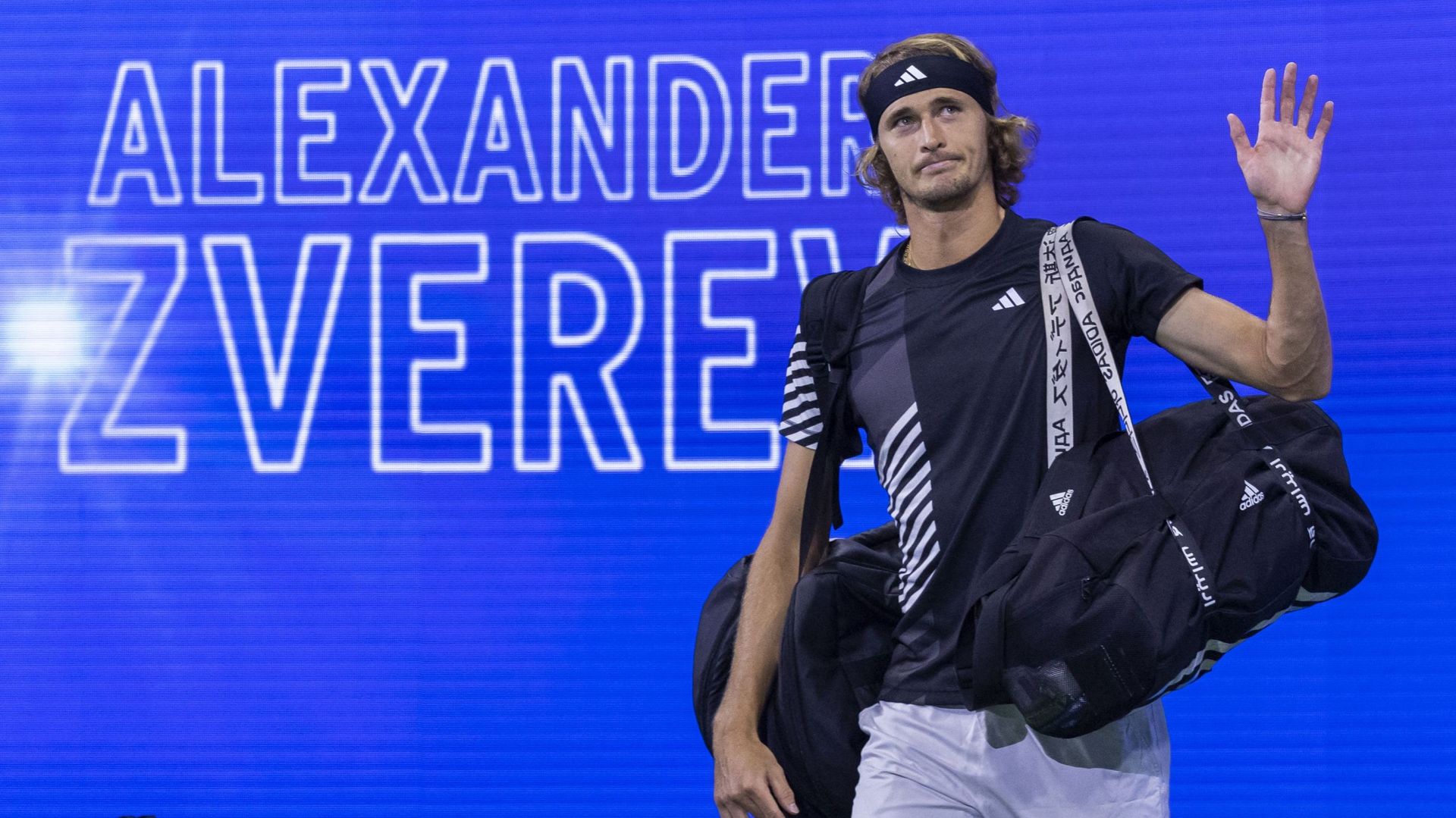 Economie > Head innove avec un sac recyclé porté par Zverev dès l'Open  d'Australie - We Love Tennis