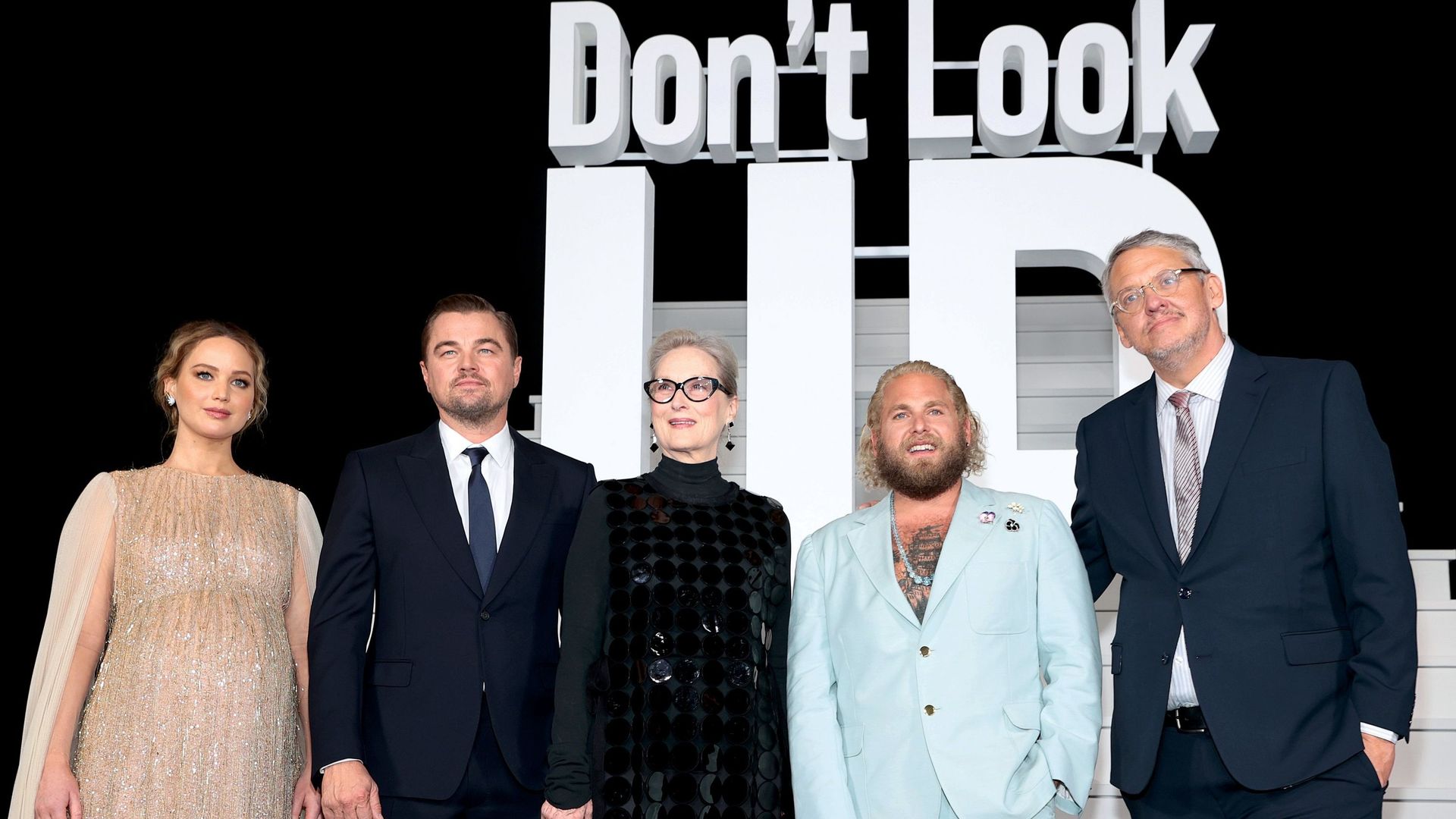Jennifer Lawrence, Leonardo DiCaprio, Meryl Streep, Jonah Hill et Adam McKay assistent à la première mondiale de "Don't Look Up" au Jazz at Lincoln Center le 5 décembre 2021 à New York. 