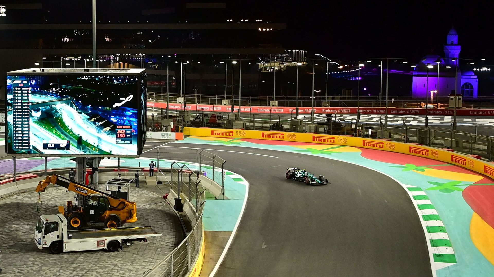 Une Aston Martin sur le circuit de Jeddah en 2022