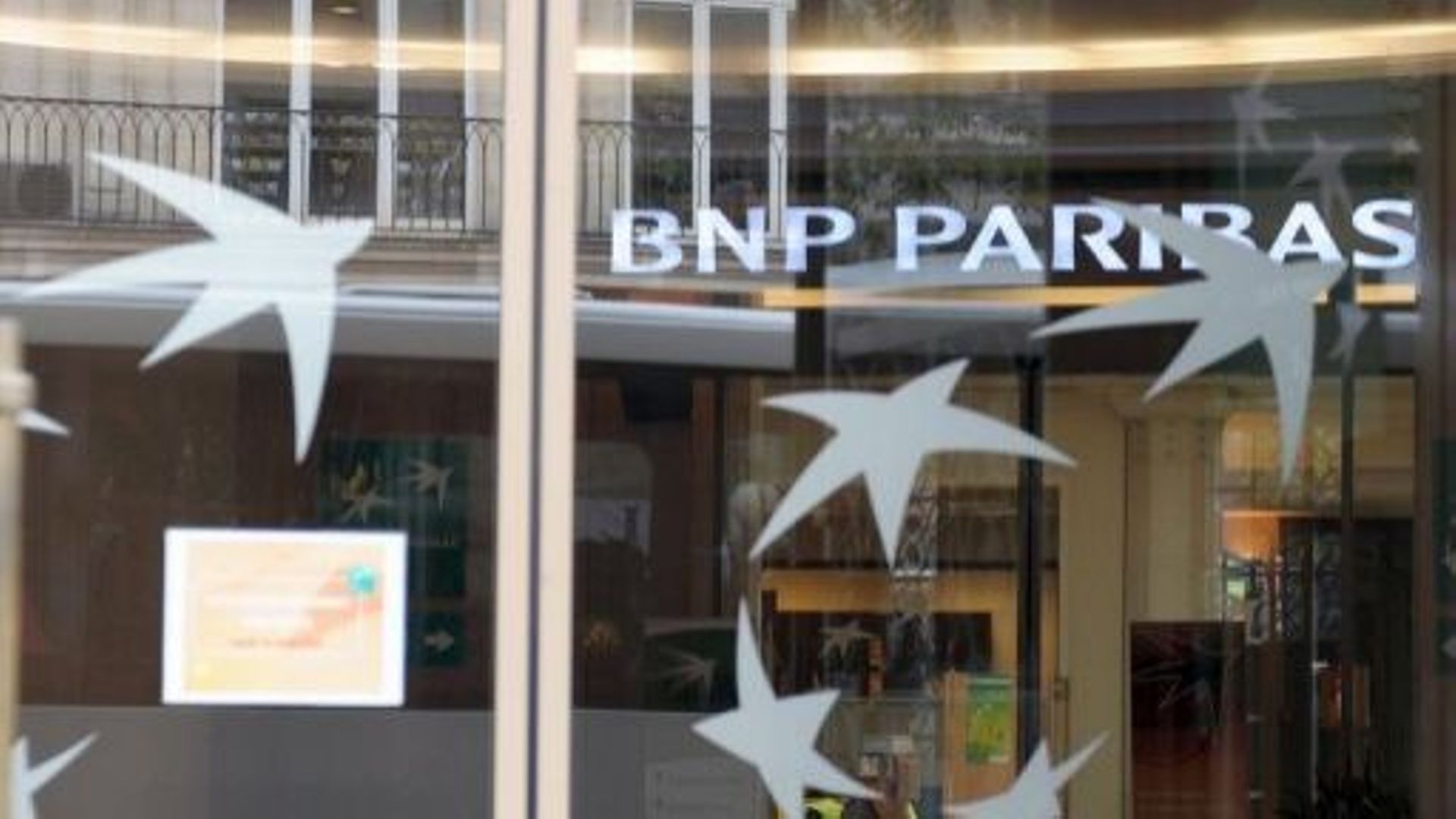 Plainte de clients de BNP Paribas ayant contracté un prêt immobilier en francs suisses RTBF Actus