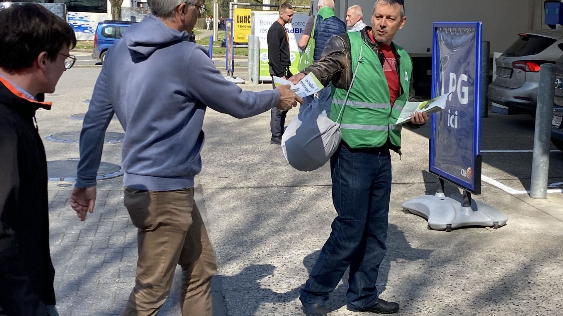 Grève générale ce lundi 31 mars : forte mobilisation, peu d'incidents à ...