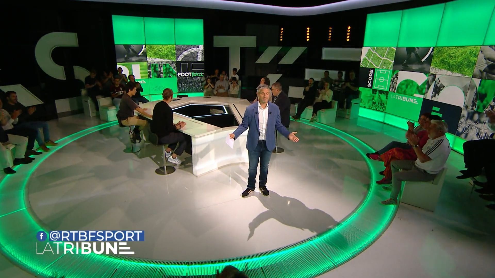 Envie de prendre place dans le public de La Tribune ? Voici comment ...