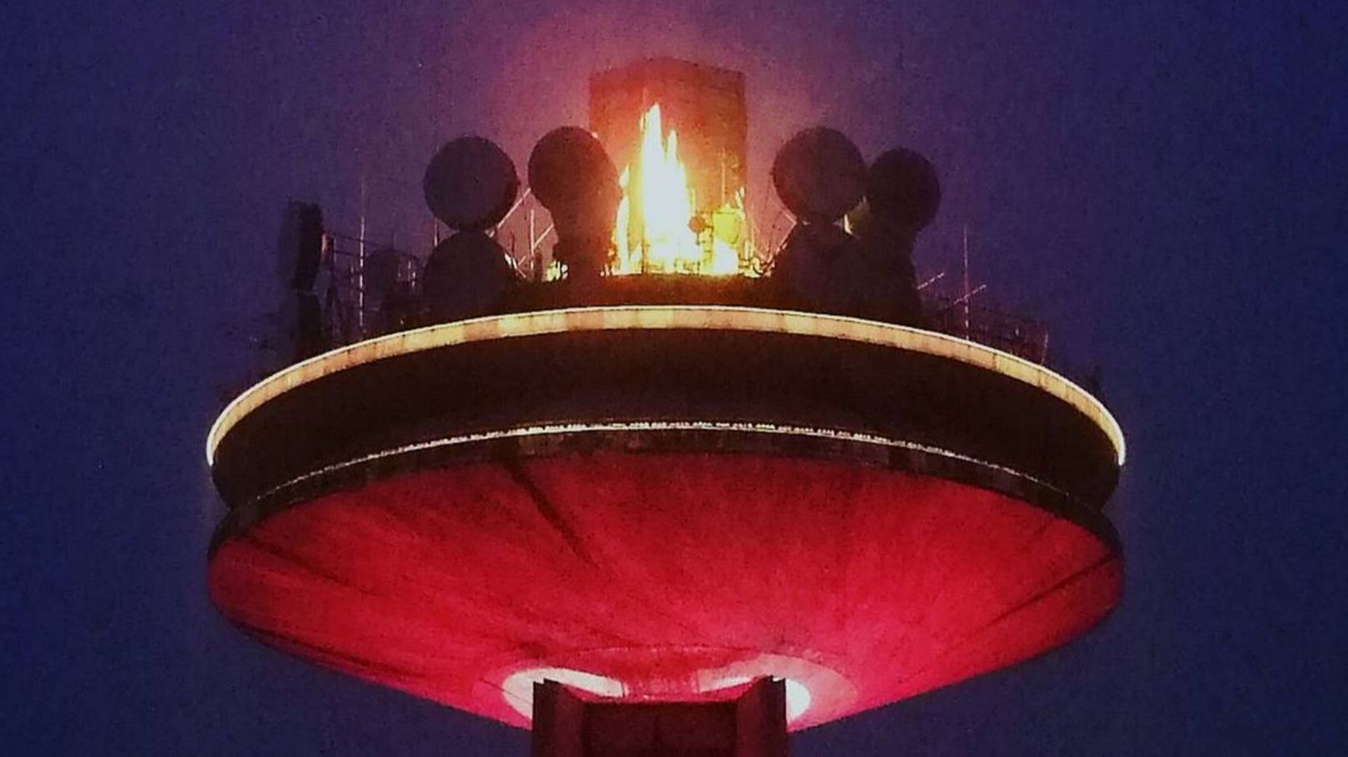 Un incendie au sommet de la tour Reyers? Voici quelques explications ...