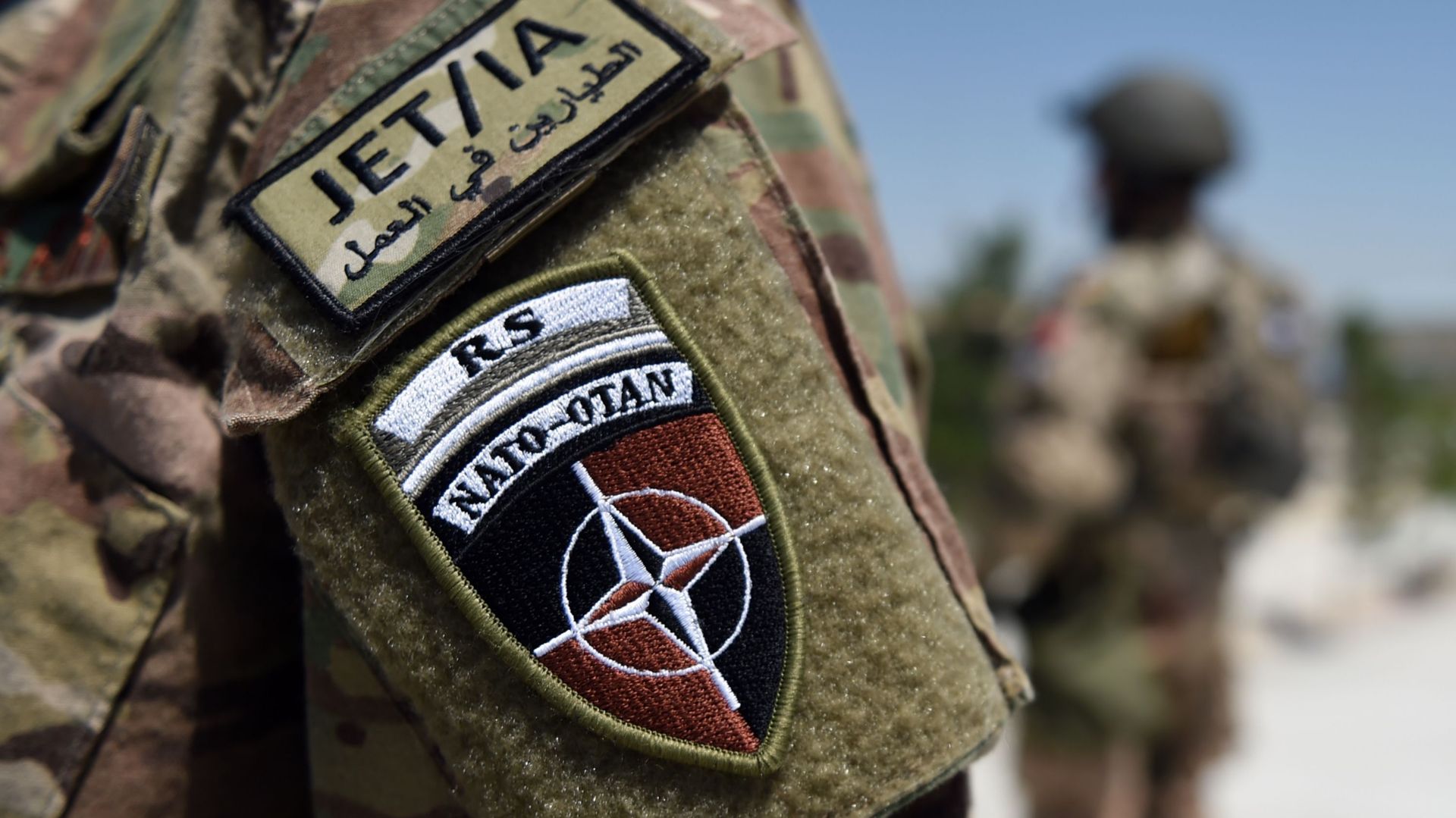 Depuis la fin de sa mission de combat en décembre 2014, l'Otan maintient une force résiduelle d'environ 13 000 soldats.