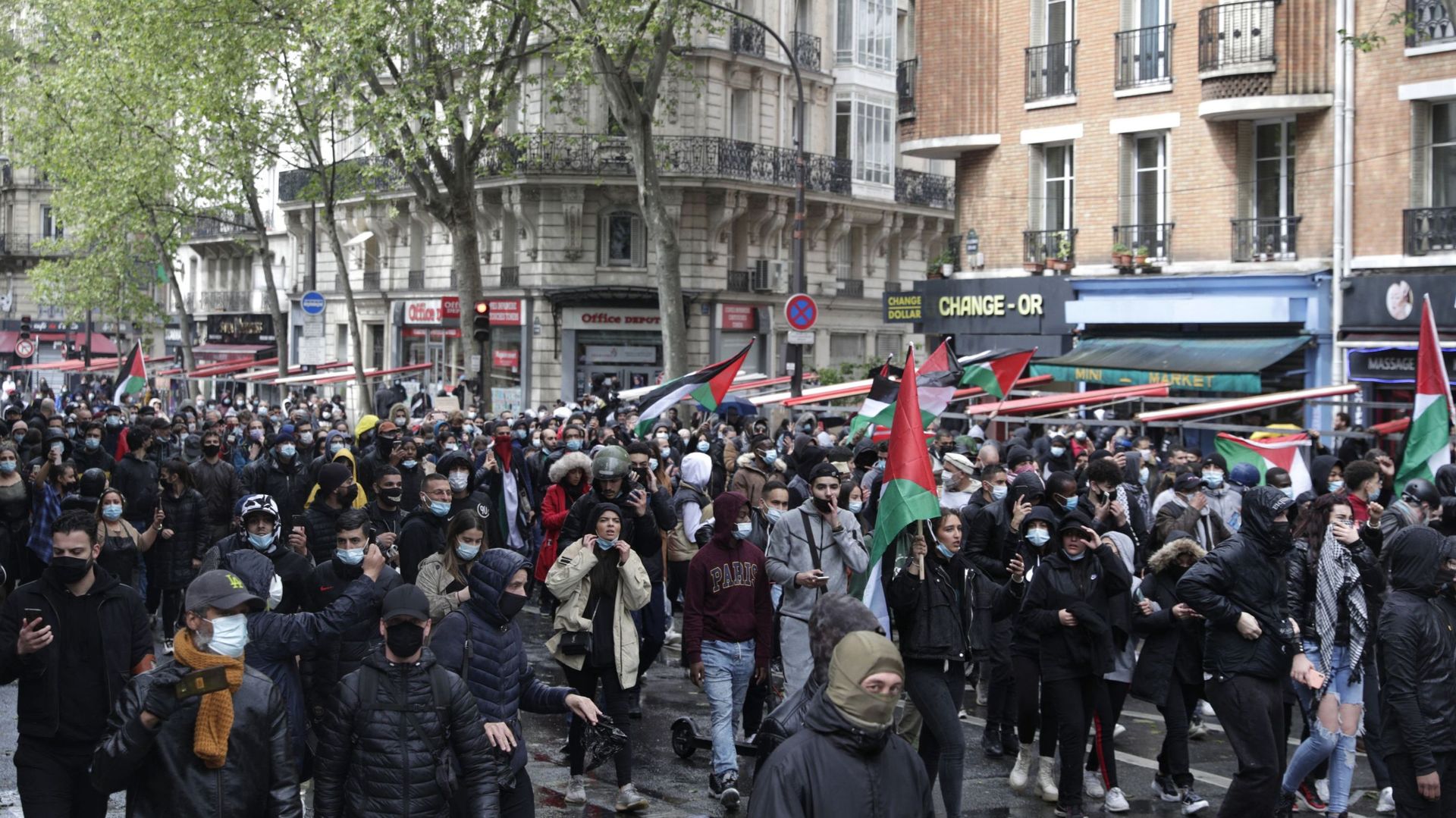 Saint-Étienne. Palestine : 300 personnes ont défilé dans le calme malgré  l'interdiction